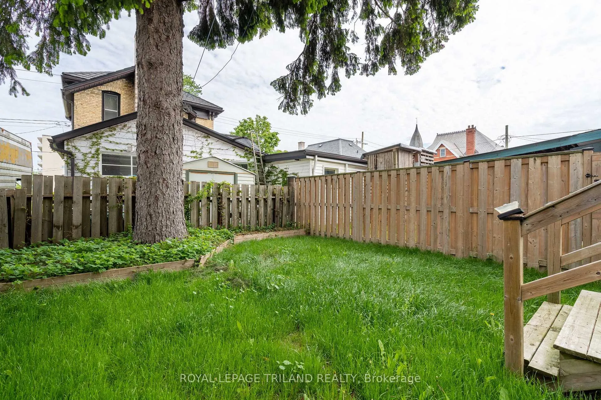 Photo 38 of 72 Walnut Street, St. Thomas — HOMEH
