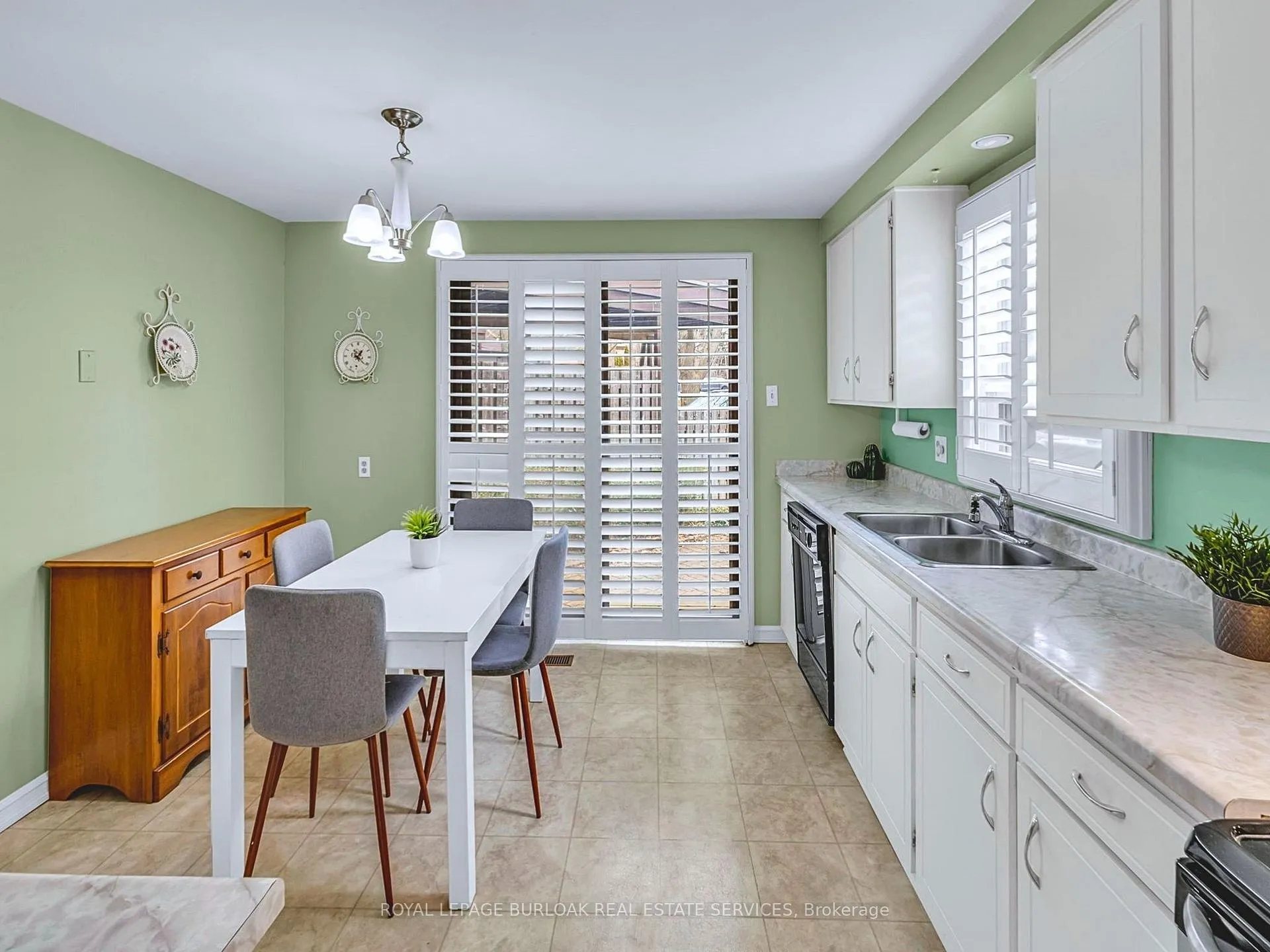 Photo 5 of Unit 3, 28 Underhill Crescent, Kitchener — HOMEH