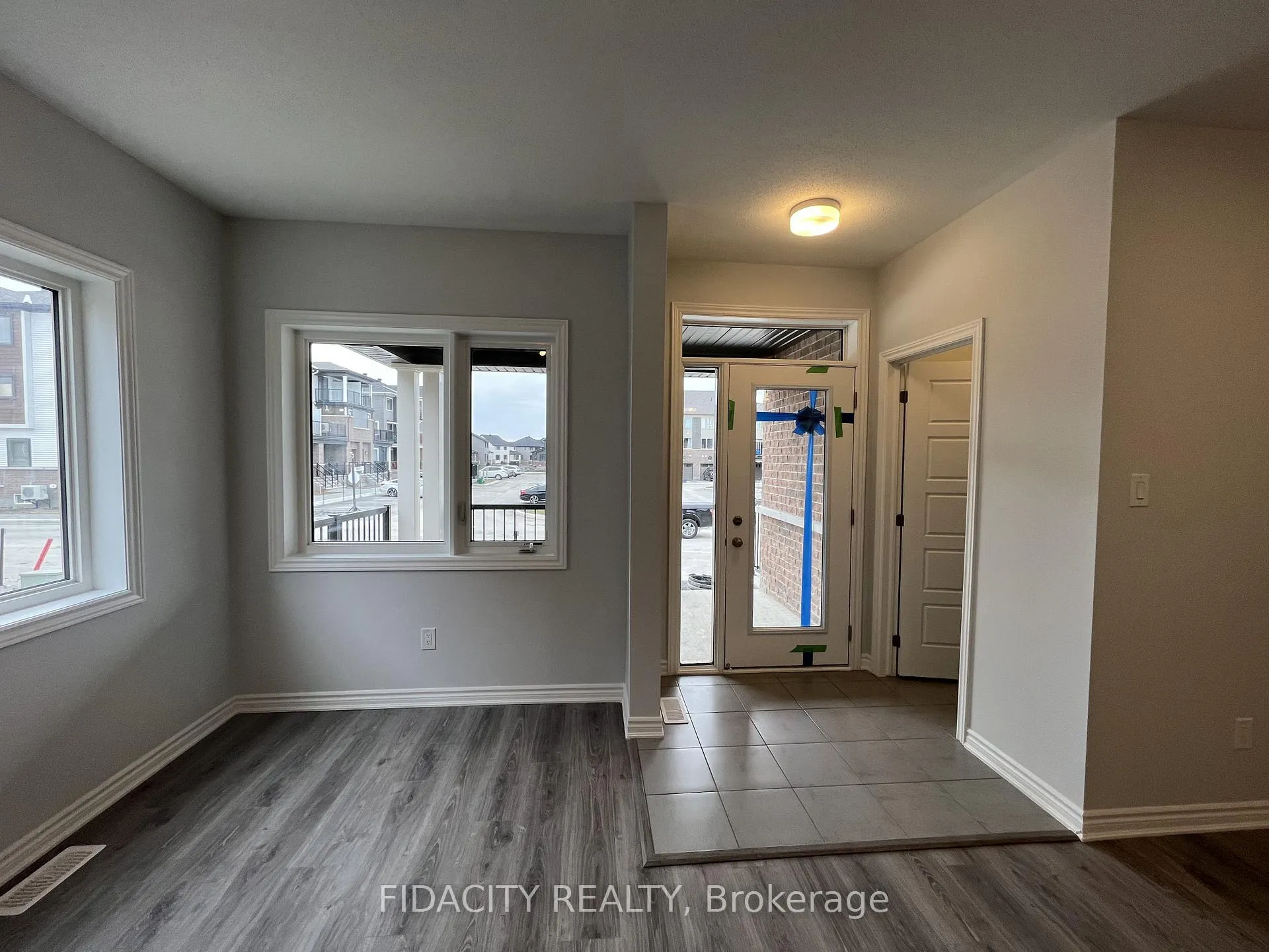 Photo 2 of 175 Anthracite Private, Ottawa, Barrhaven - Heritage Park — HOMEH