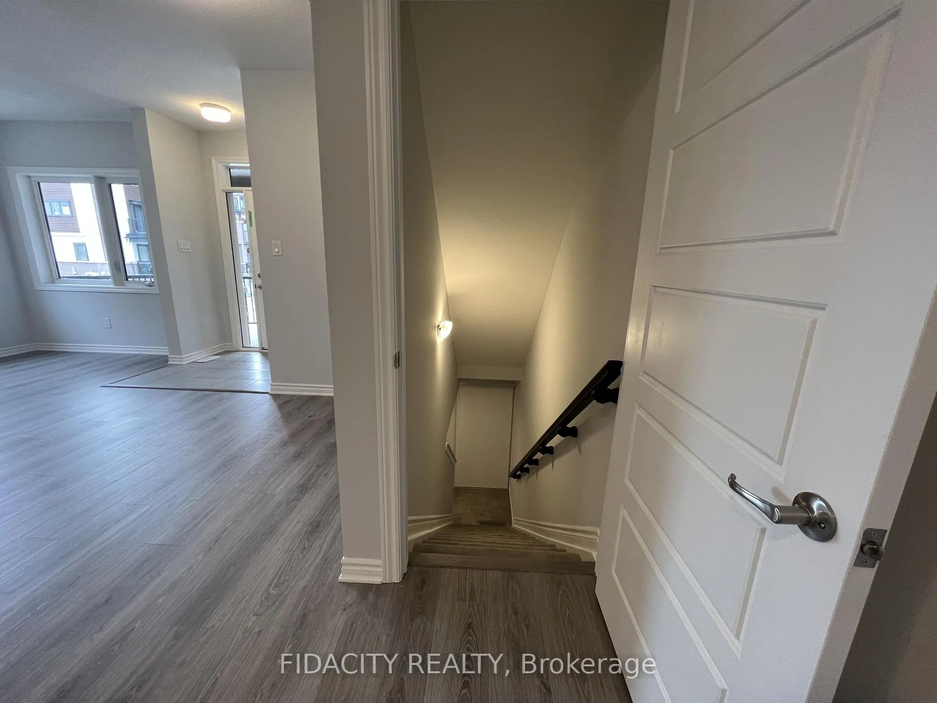 Photo 9 of 175 Anthracite Private, Ottawa, Barrhaven - Heritage Park — HOMEH