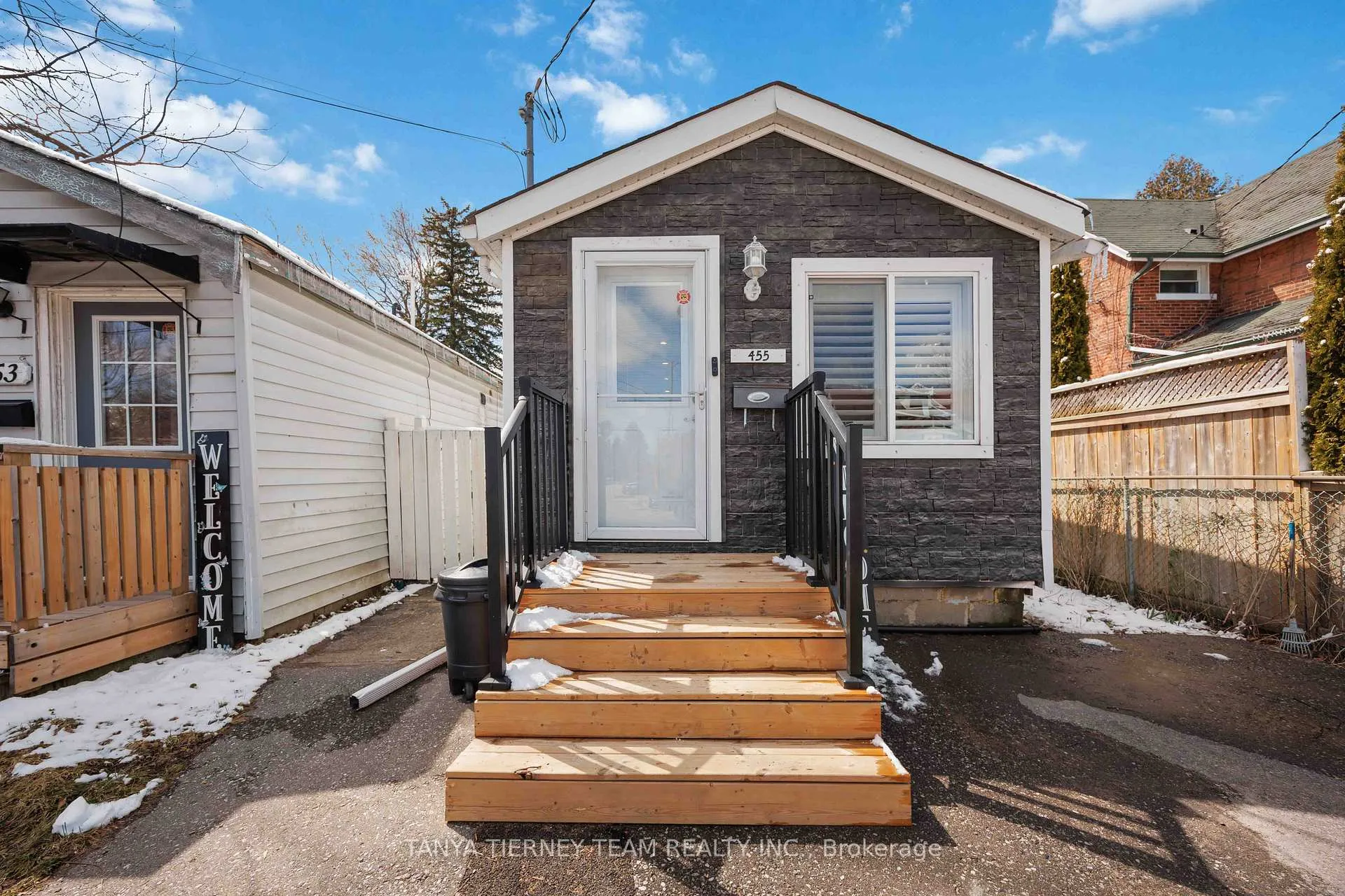 Photo 2 of 455 Ontario Street, Cobourg — HOMEH