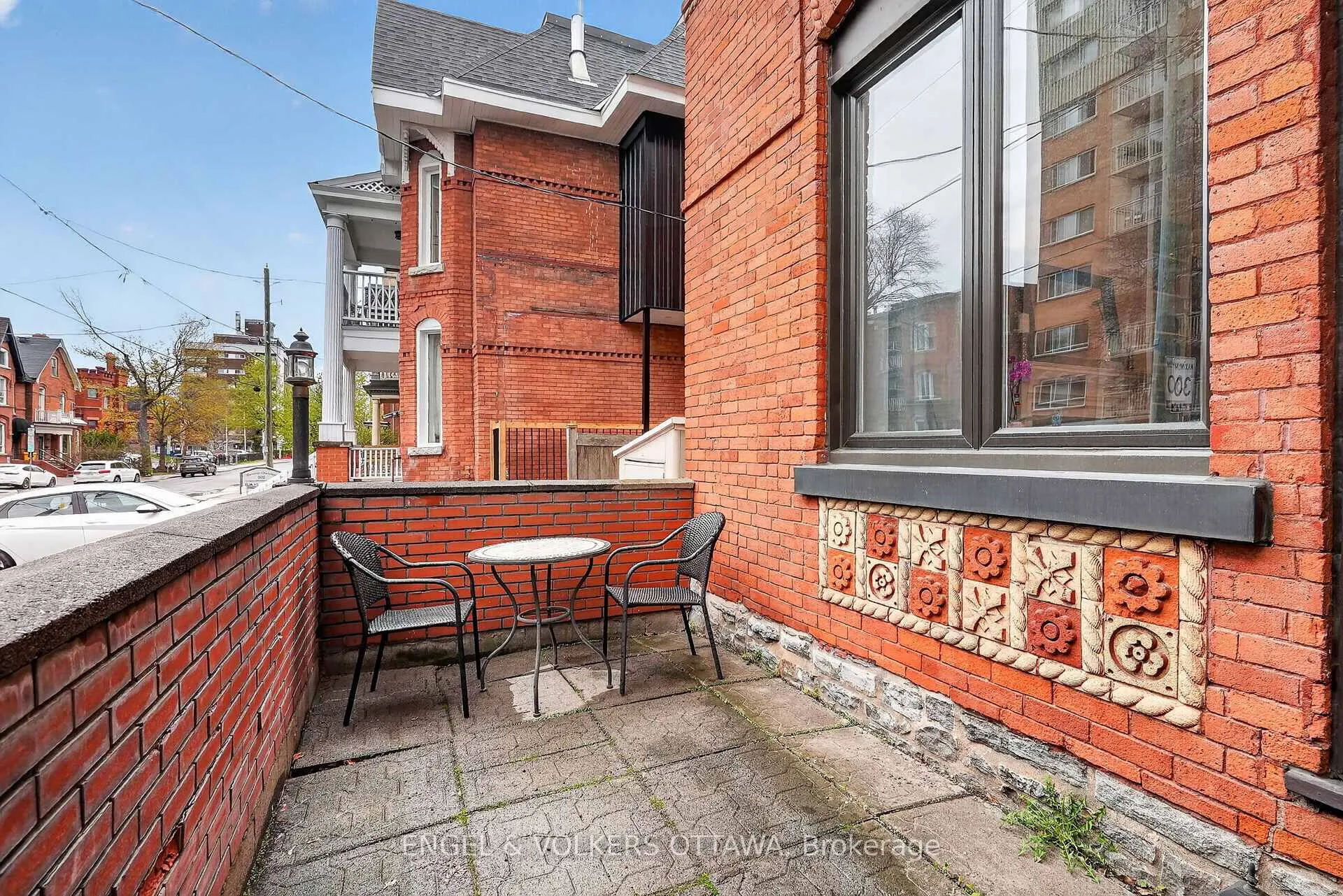 Photo 2 of Unit apt. 2, 320 Waverley Street W, Ottawa, Ottawa Centre — HOMEH