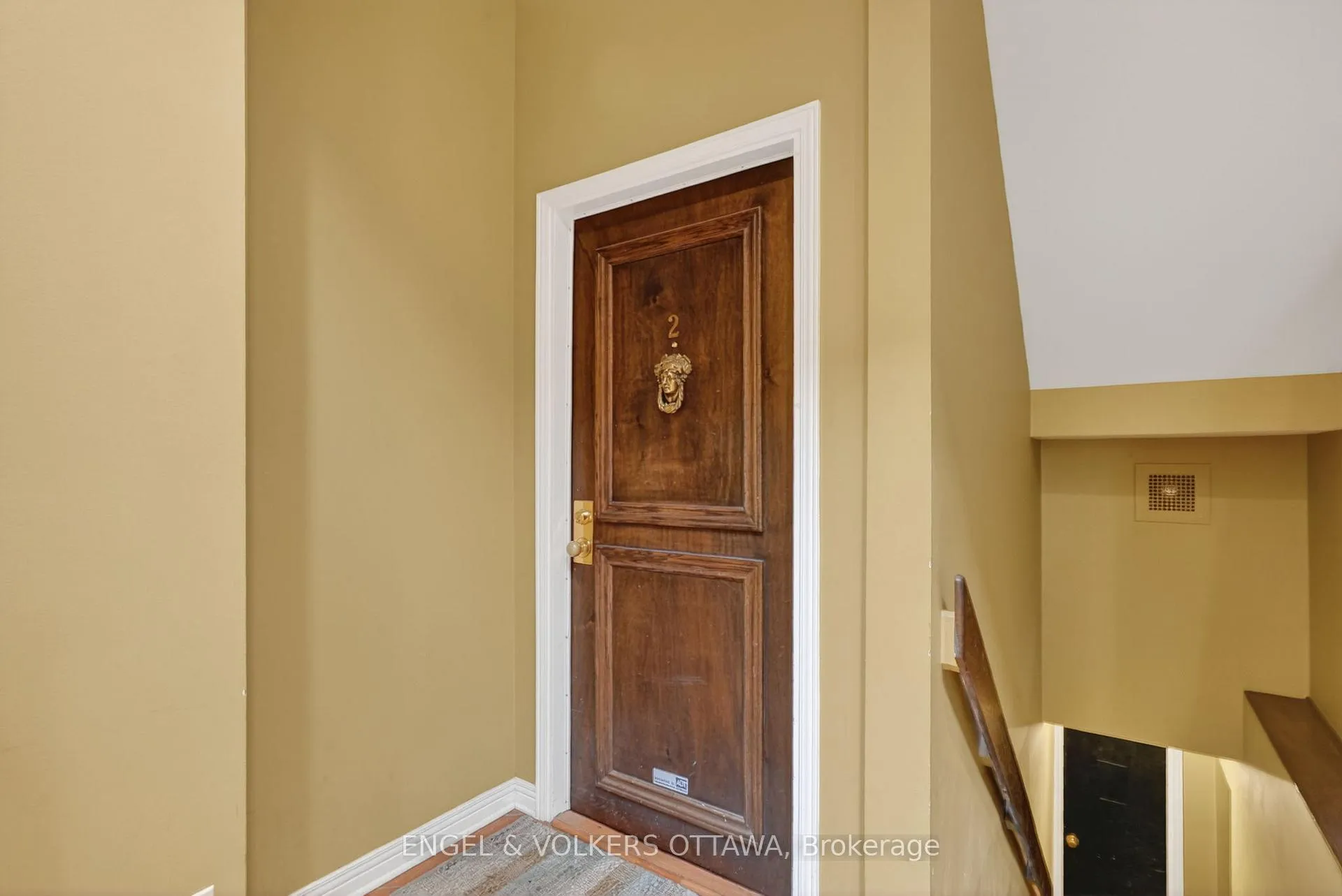 Photo 3 of Unit apt. 2, 320 Waverley Street W, Ottawa, Ottawa Centre — HOMEH
