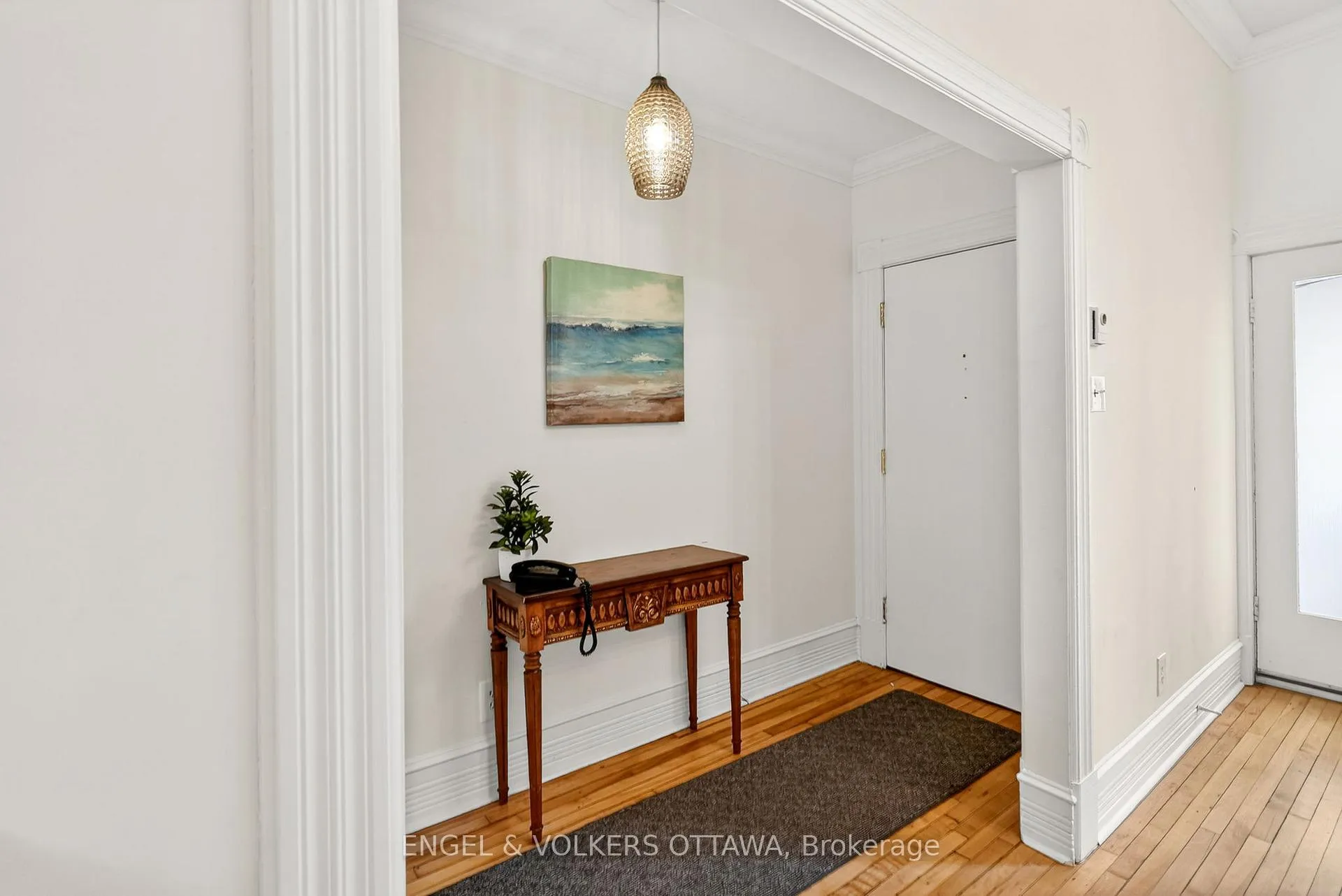 Photo 5 of Unit apt. 2, 320 Waverley Street W, Ottawa, Ottawa Centre — HOMEH
