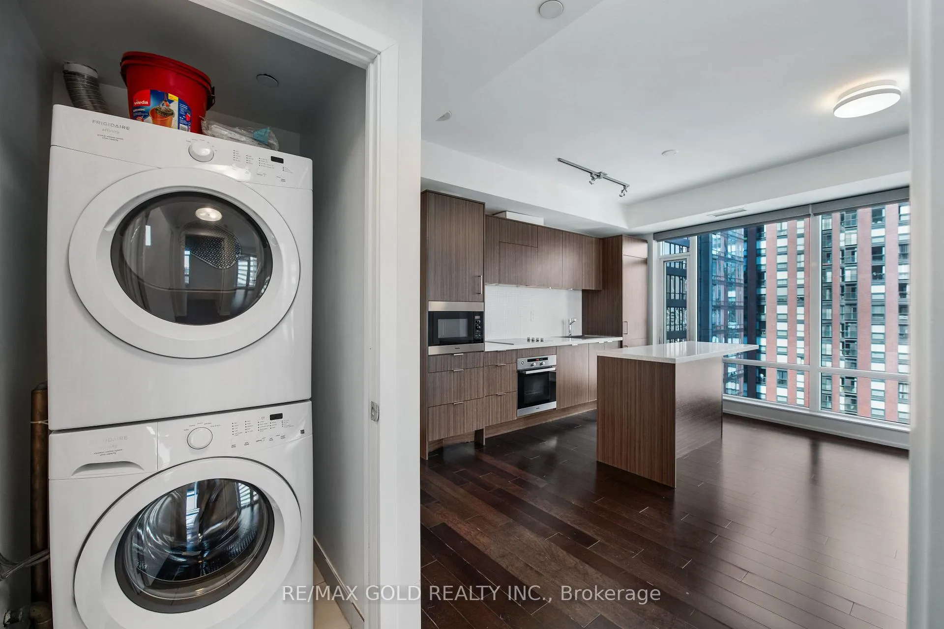 Photo 14 of Unit 2209, 21 Widmer Street, Toronto, Waterfront Communities — HOMEH