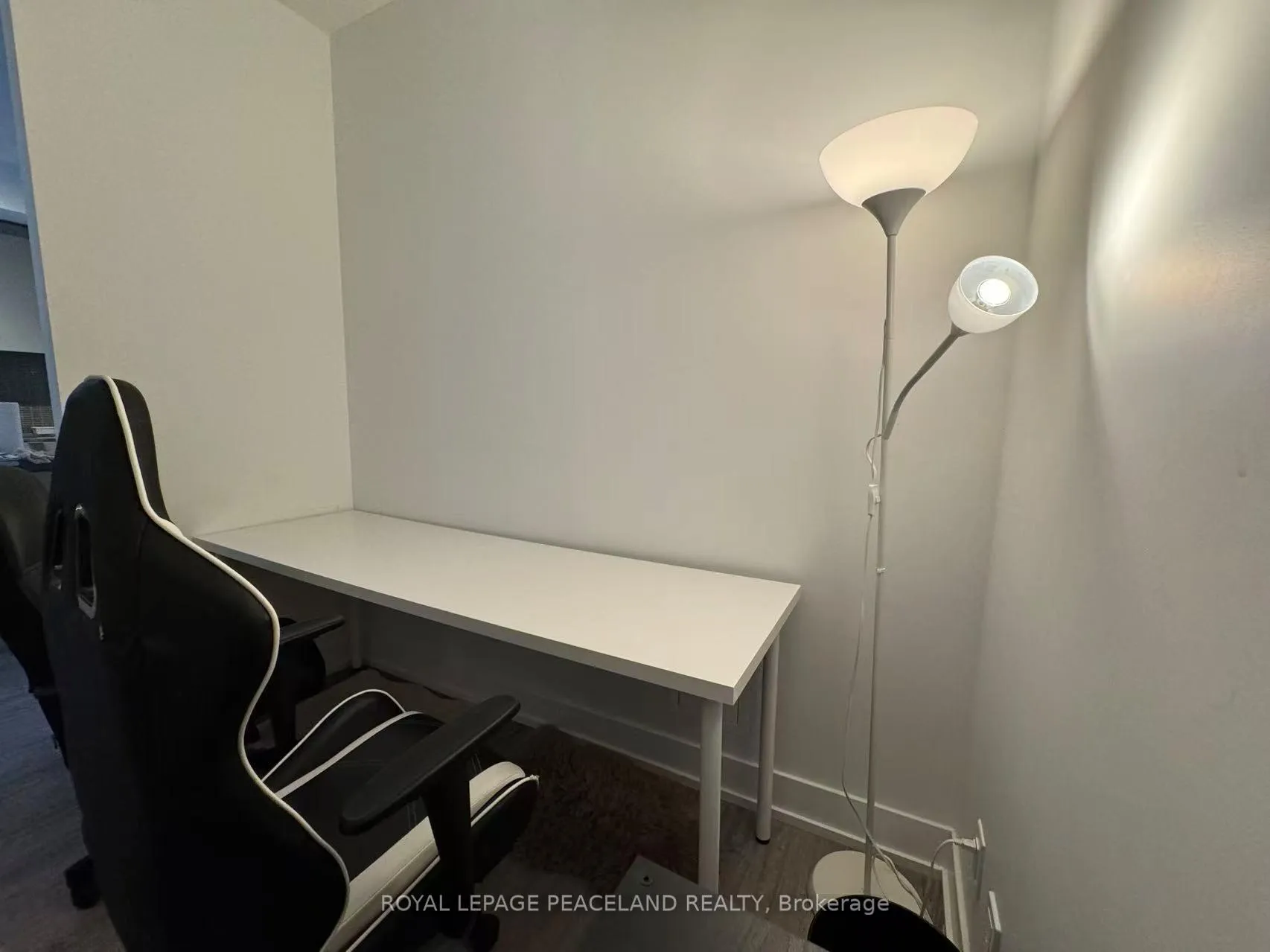 Photo 8 of Unit 4206, 7 Grenville Street, Toronto, Bay Street Corridor — HOMEH