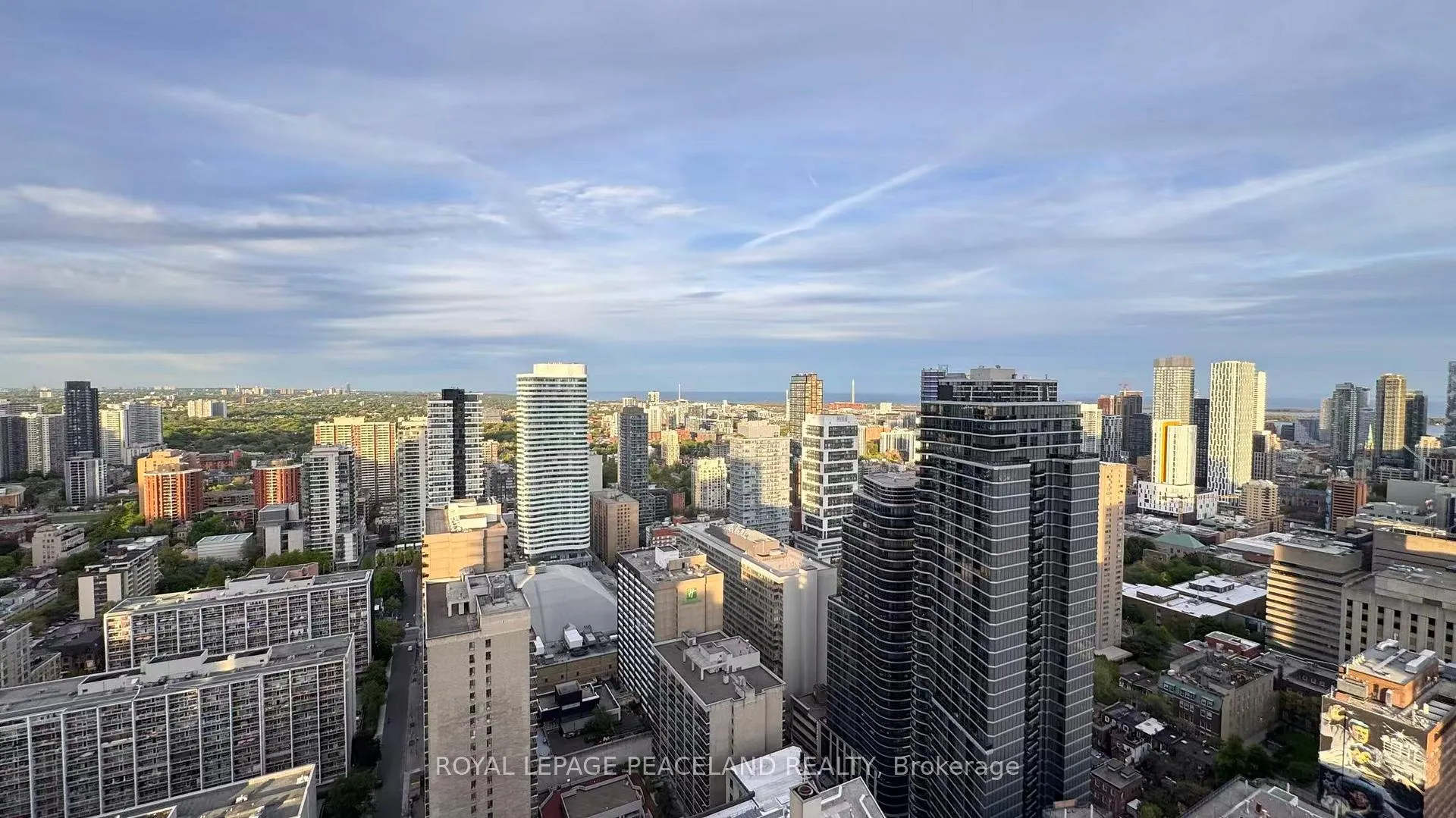 Photo 11 of Unit 4206, 7 Grenville Street, Toronto, Bay Street Corridor — HOMEH