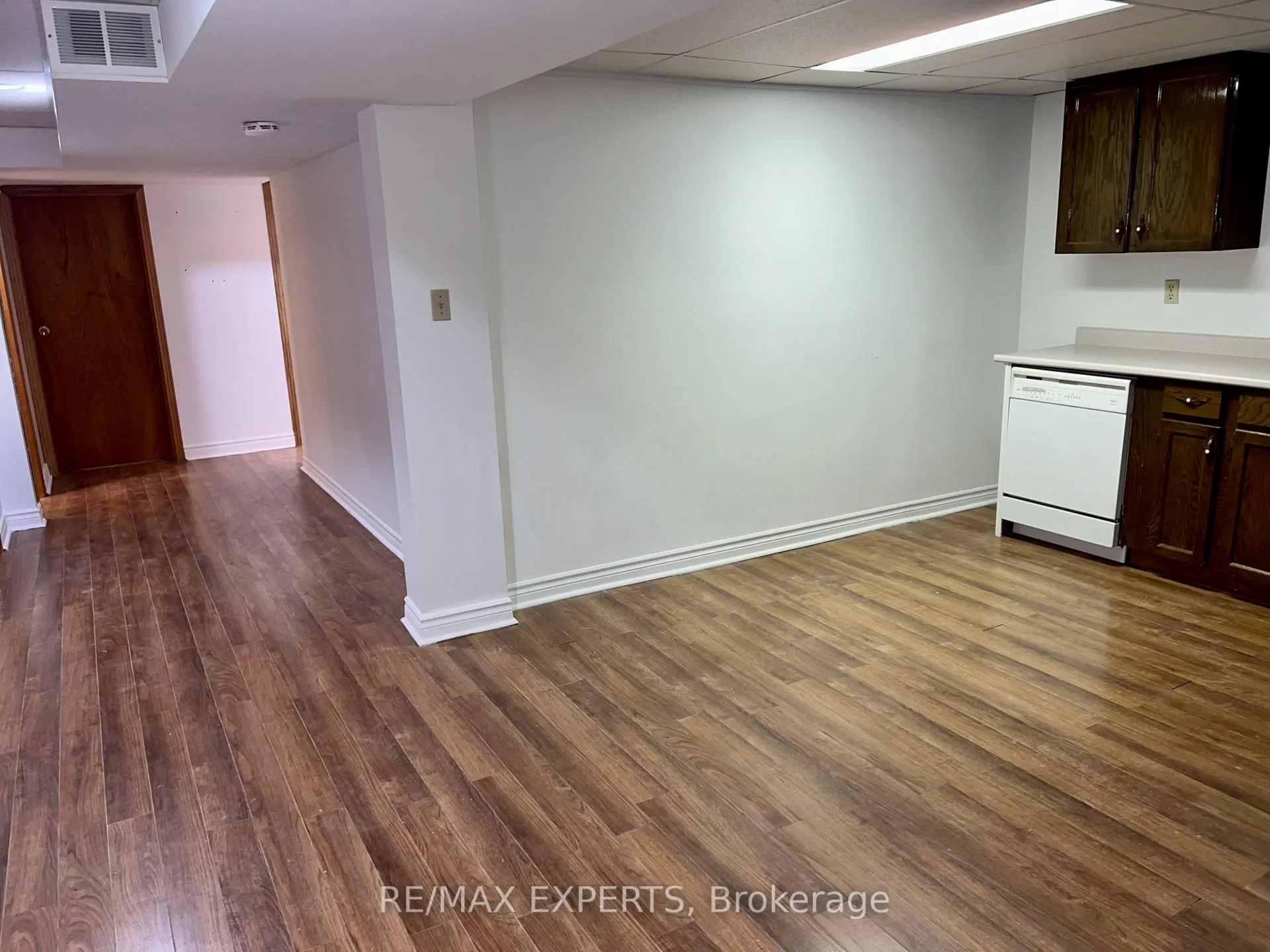Photo 6 of 121 Jackman Crescent, Vaughan, West Woodbridge — HOMEH
