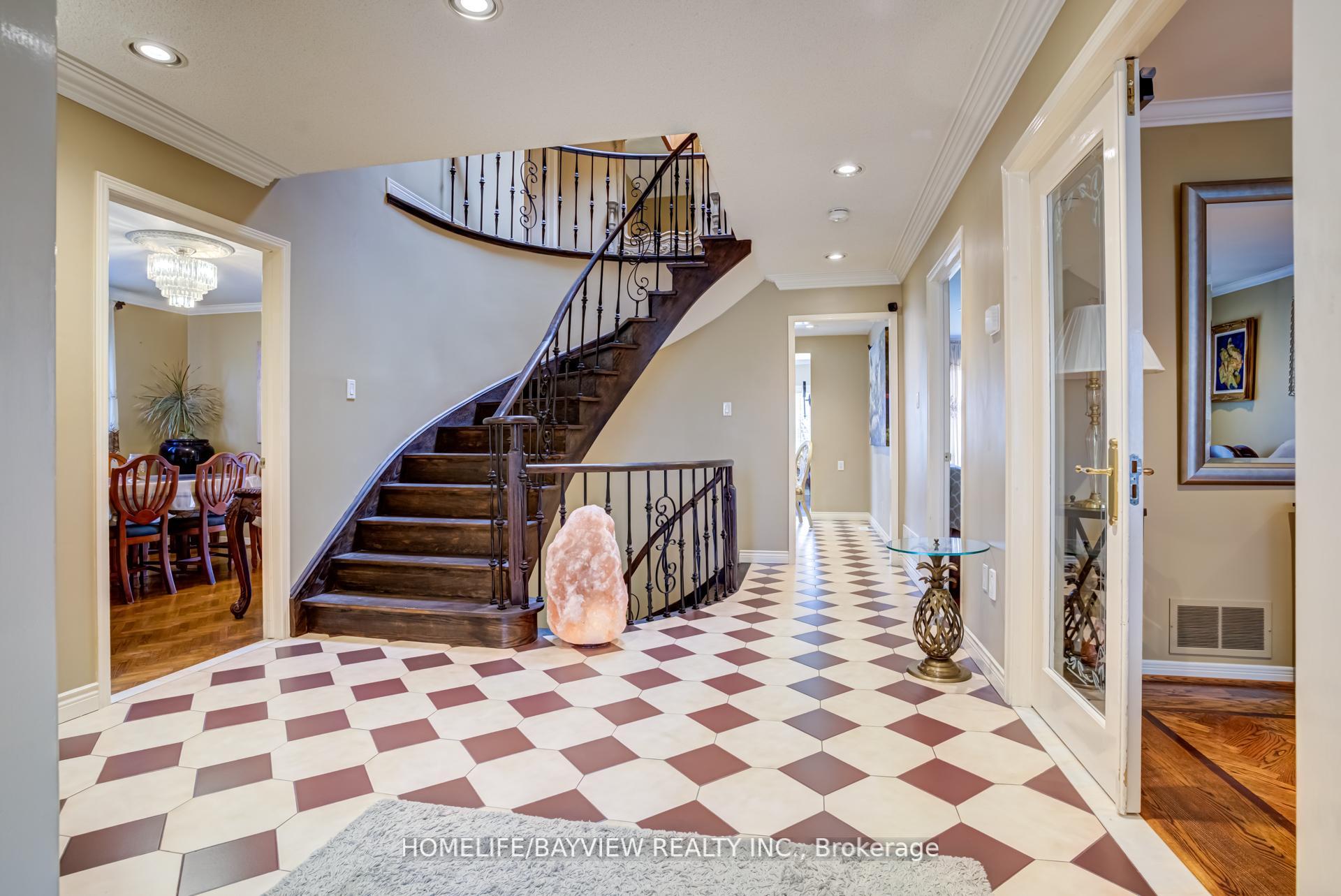 Photo 3 of 54 Airdrie Drive, Vaughan, East Woodbridge — HOMEH