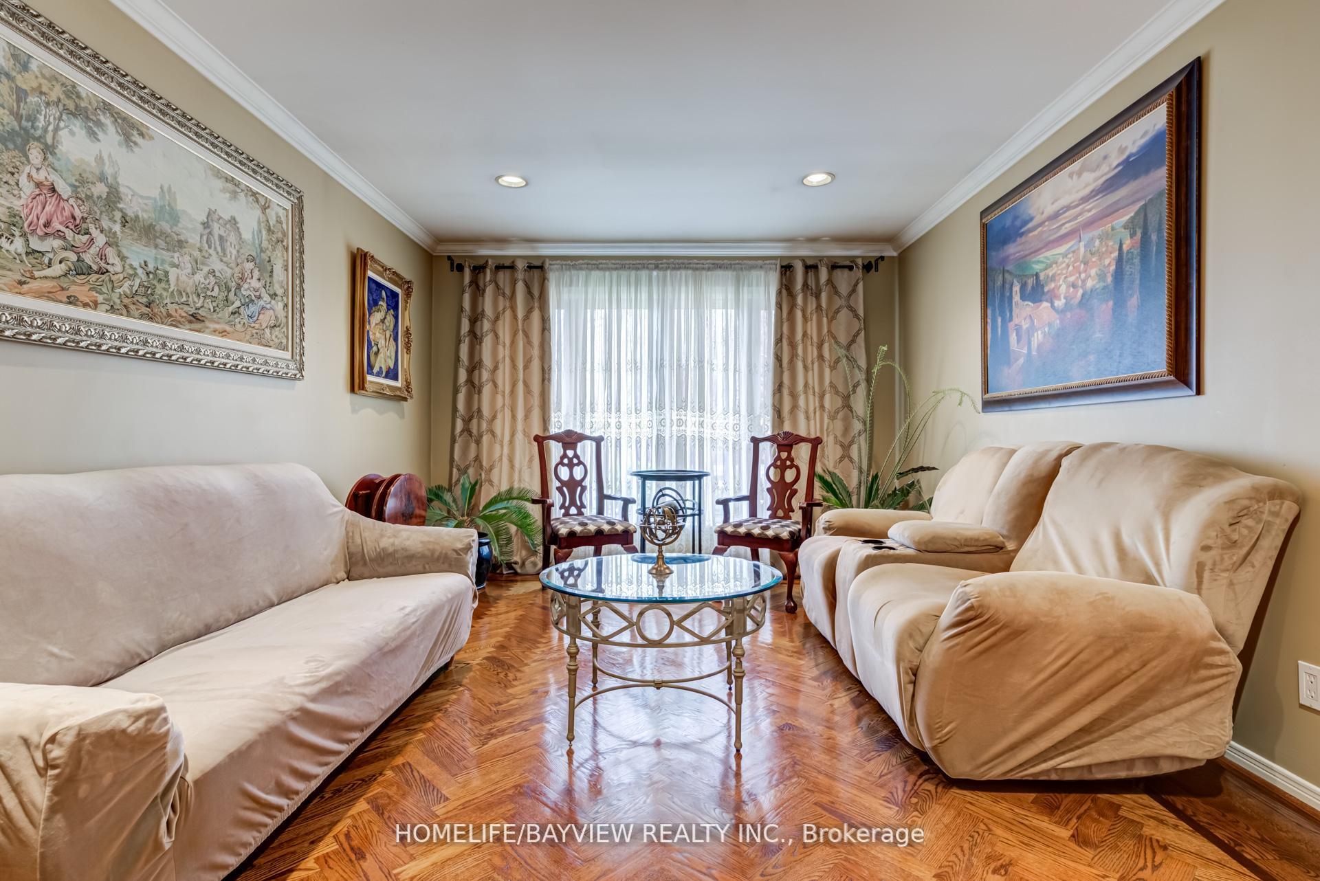 Photo 4 of 54 Airdrie Drive, Vaughan, East Woodbridge — HOMEH