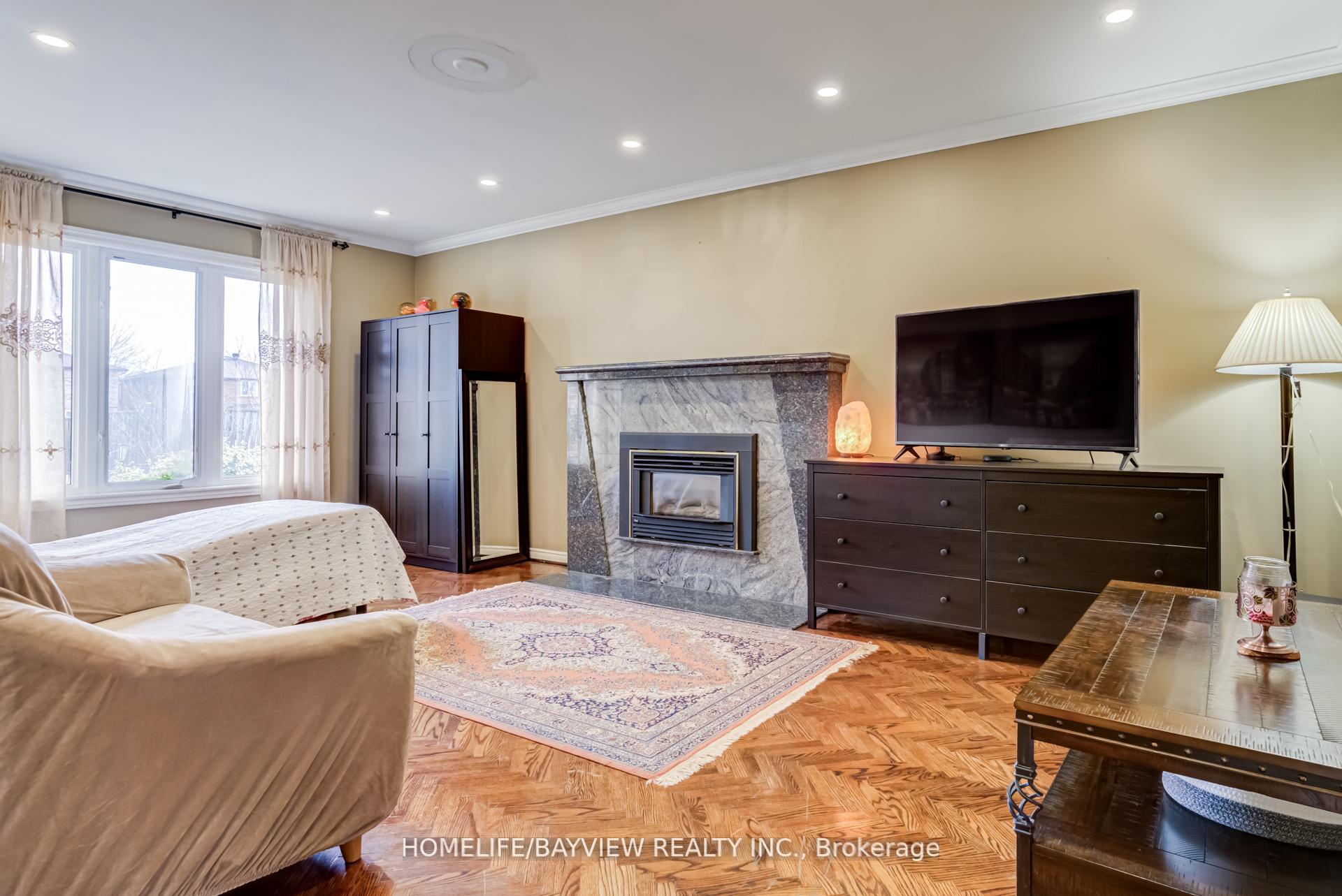 Photo 13 of 54 Airdrie Drive, Vaughan, East Woodbridge — HOMEH