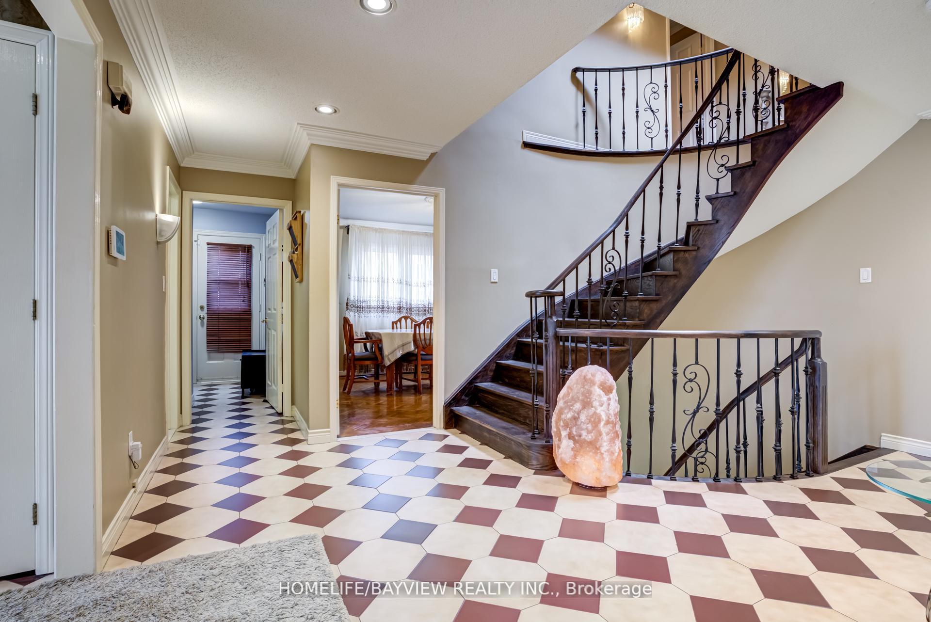 Photo 16 of 54 Airdrie Drive, Vaughan, East Woodbridge — HOMEH