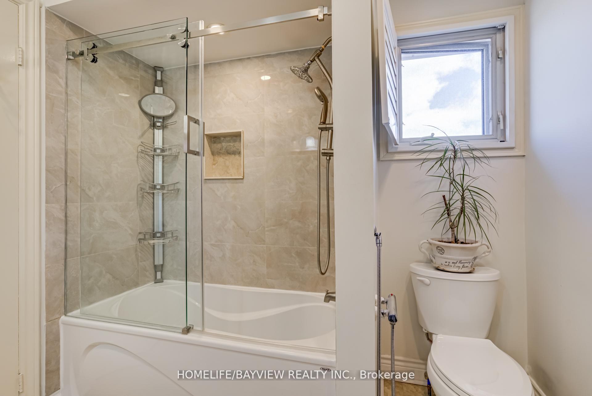Photo 21 of 54 Airdrie Drive, Vaughan, East Woodbridge — HOMEH