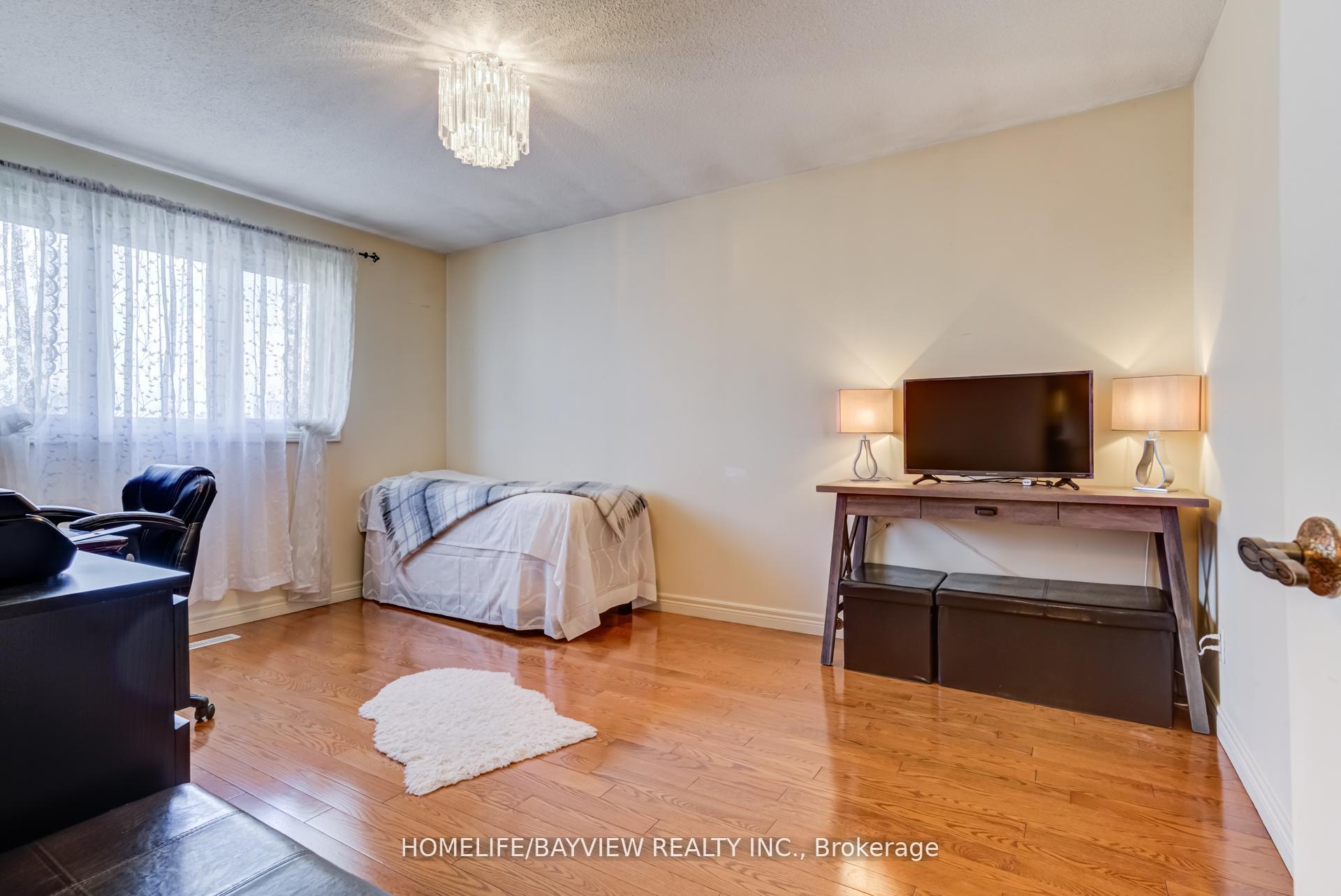 Photo 22 of 54 Airdrie Drive, Vaughan, East Woodbridge — HOMEH