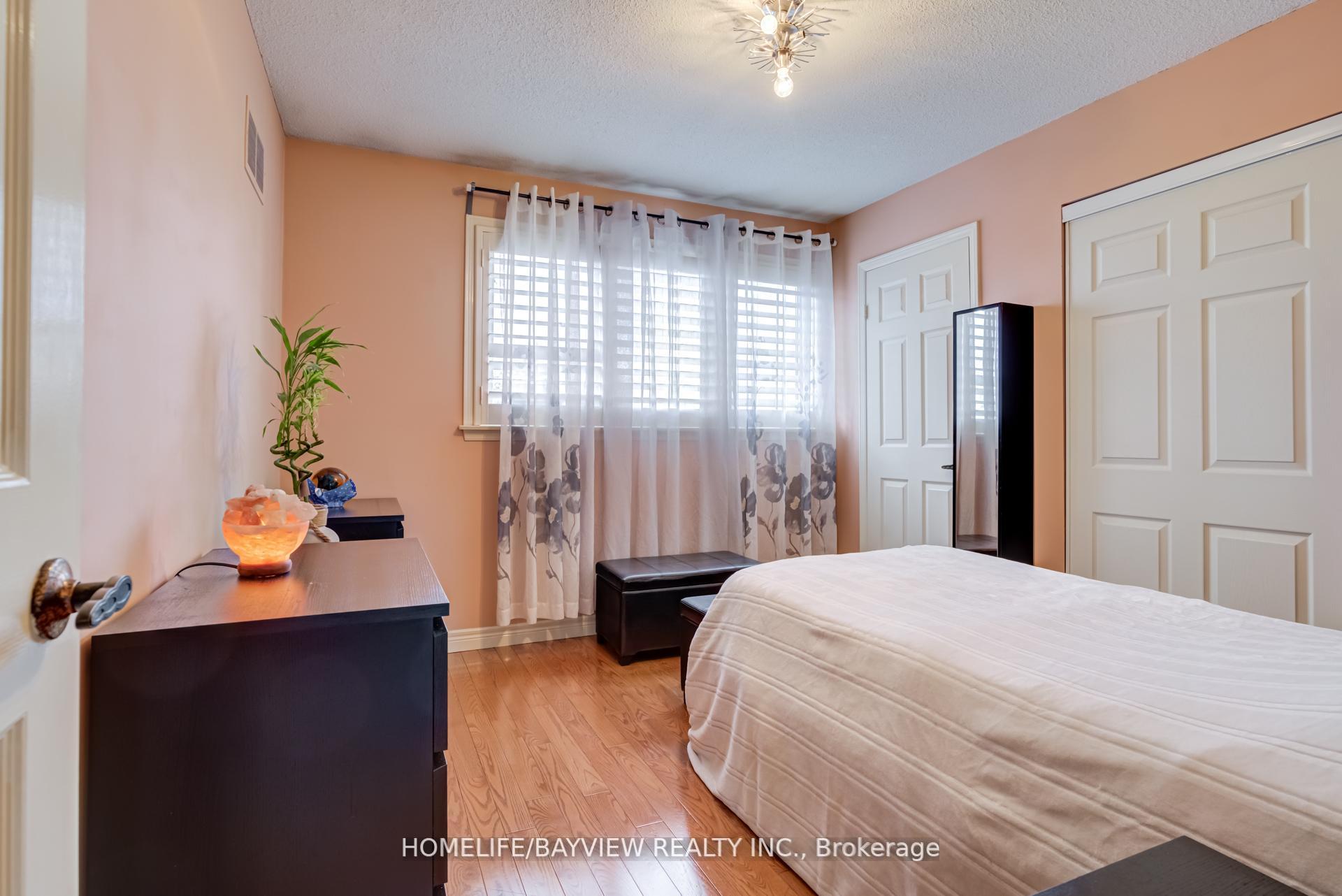Photo 24 of 54 Airdrie Drive, Vaughan, East Woodbridge — HOMEH