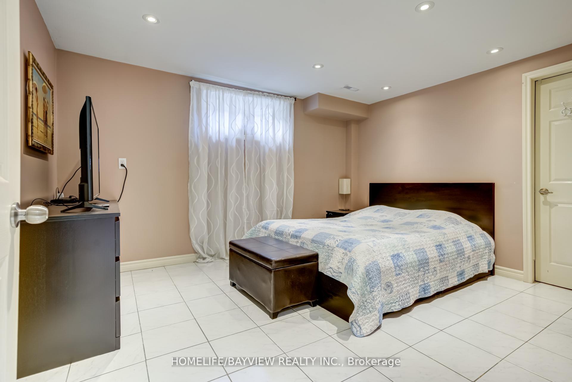 Photo 28 of 54 Airdrie Drive, Vaughan, East Woodbridge — HOMEH