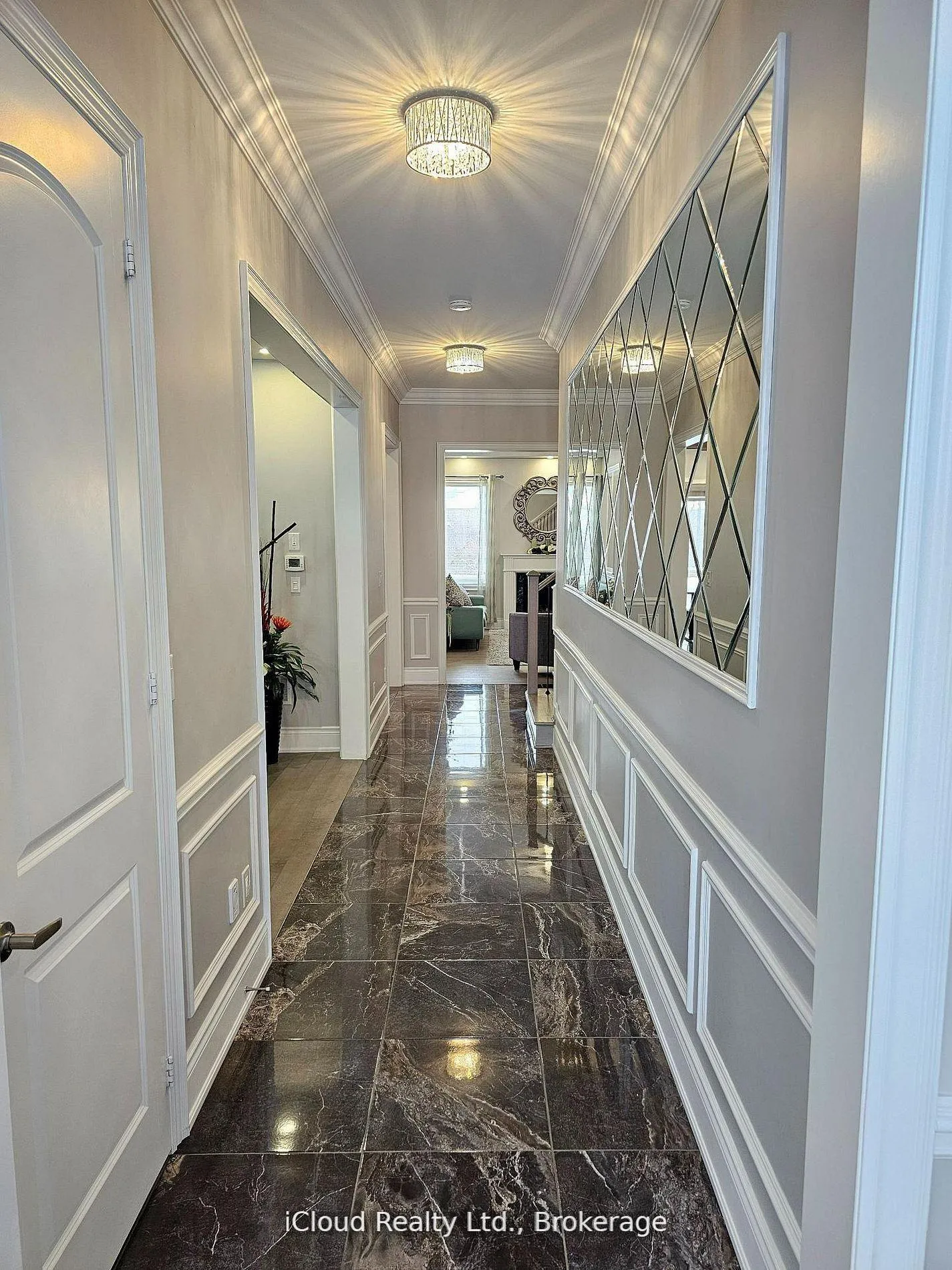 Photo 2 of 227 Humphrey Street, Hamilton, Waterdown — HOMEH