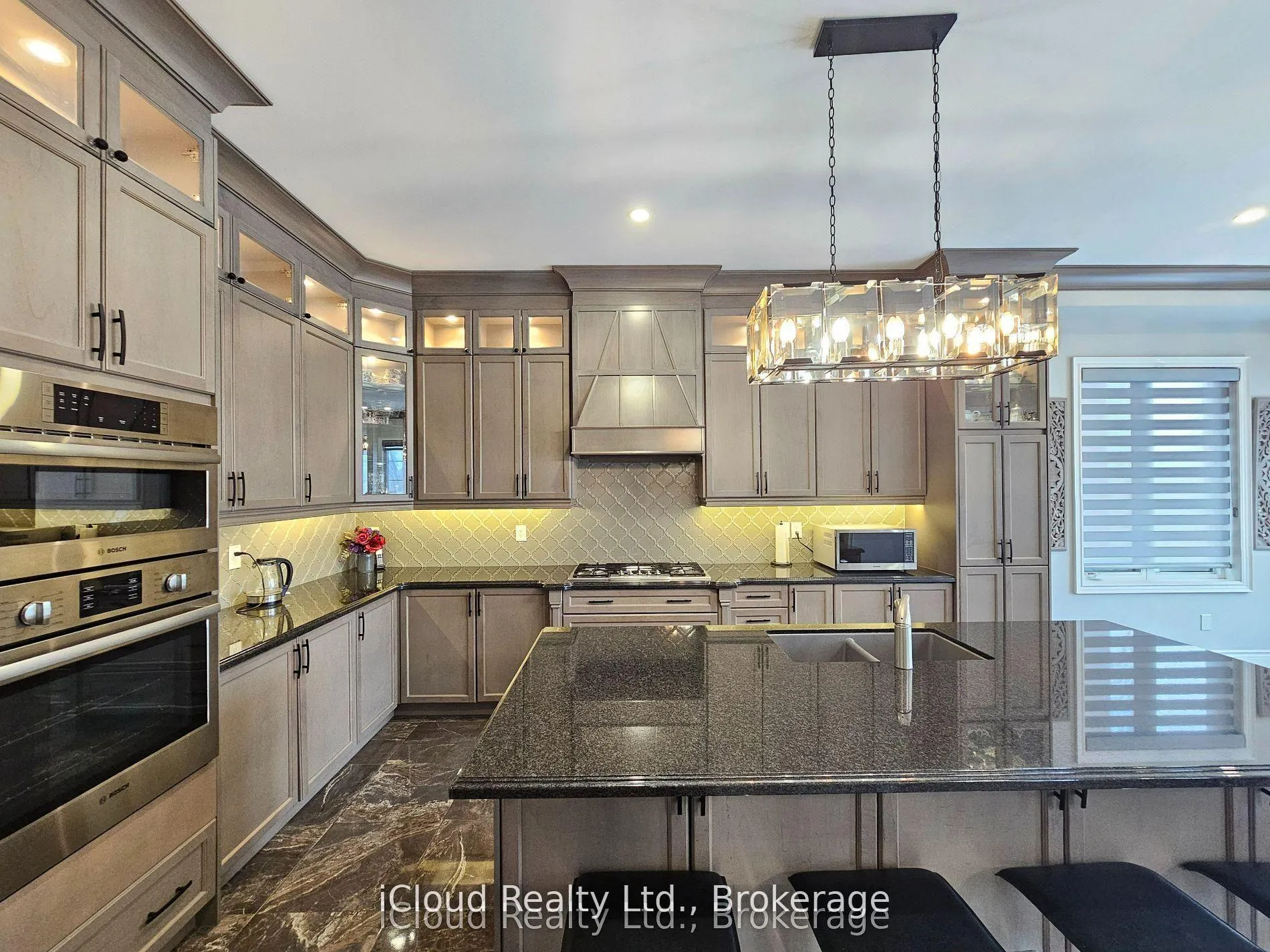 Photo 12 of 227 Humphrey Street, Hamilton, Waterdown — HOMEH