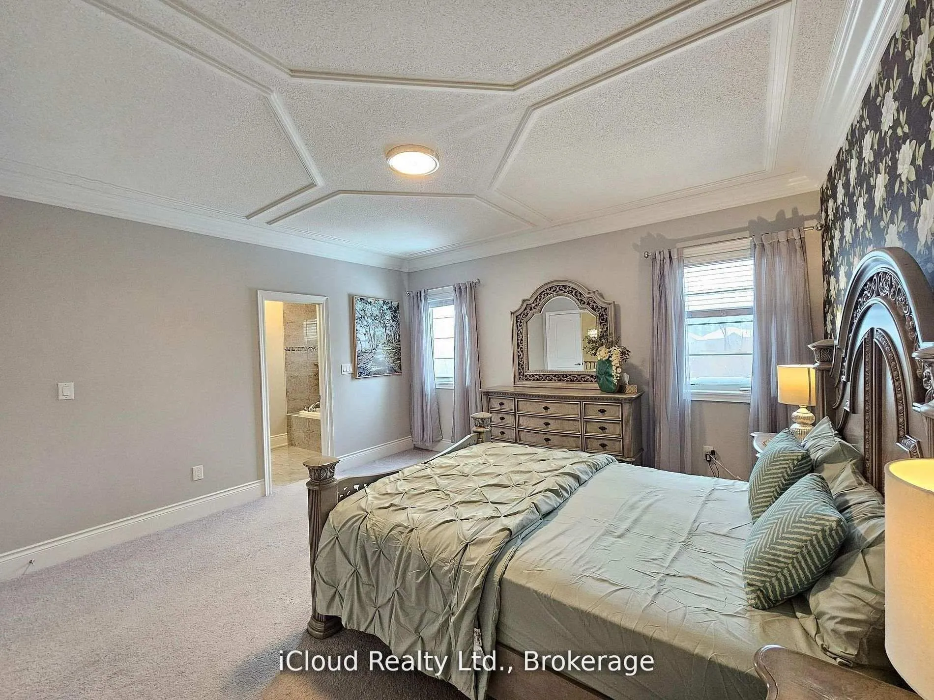 Photo 25 of 227 Humphrey Street, Hamilton, Waterdown — HOMEH
