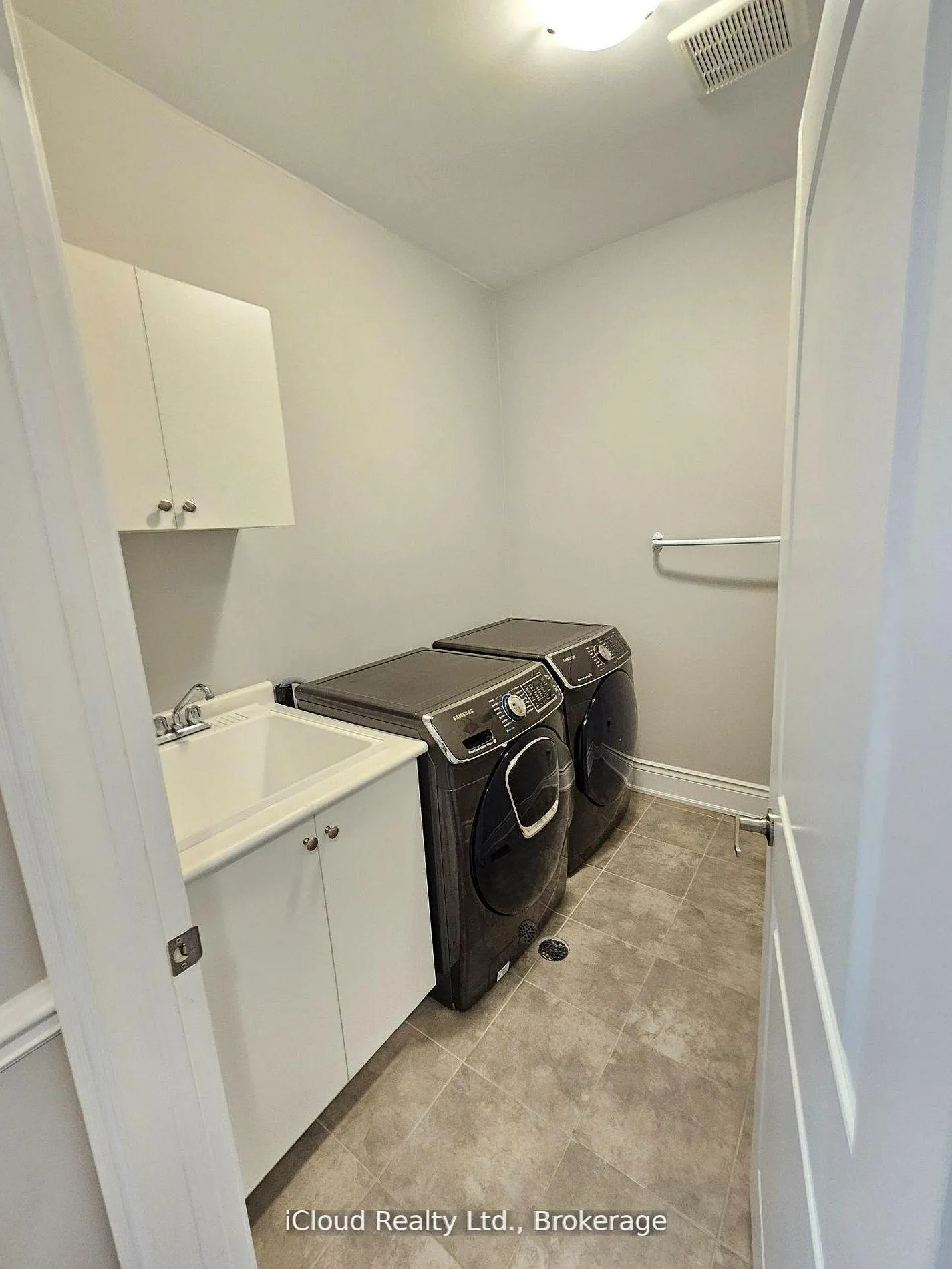 Photo 38 of 227 Humphrey Street, Hamilton, Waterdown — HOMEH