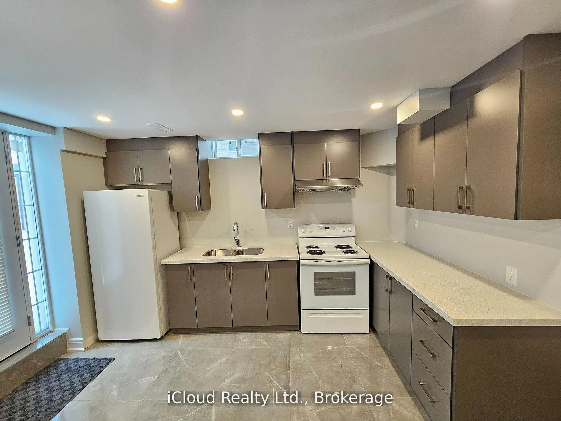 Photo 40 of 227 Humphrey Street, Hamilton, Waterdown — HOMEH