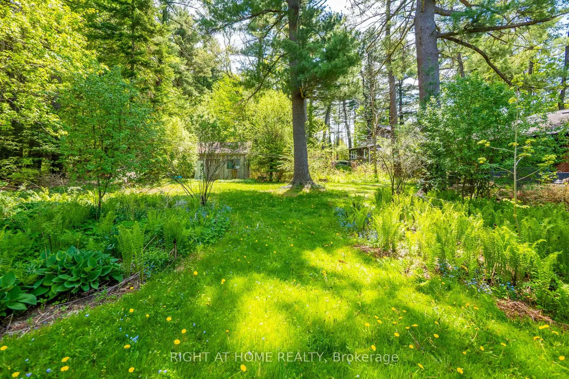 Photo 3 of 255 Shaver Road, Hamilton, Ancaster — HOMEH