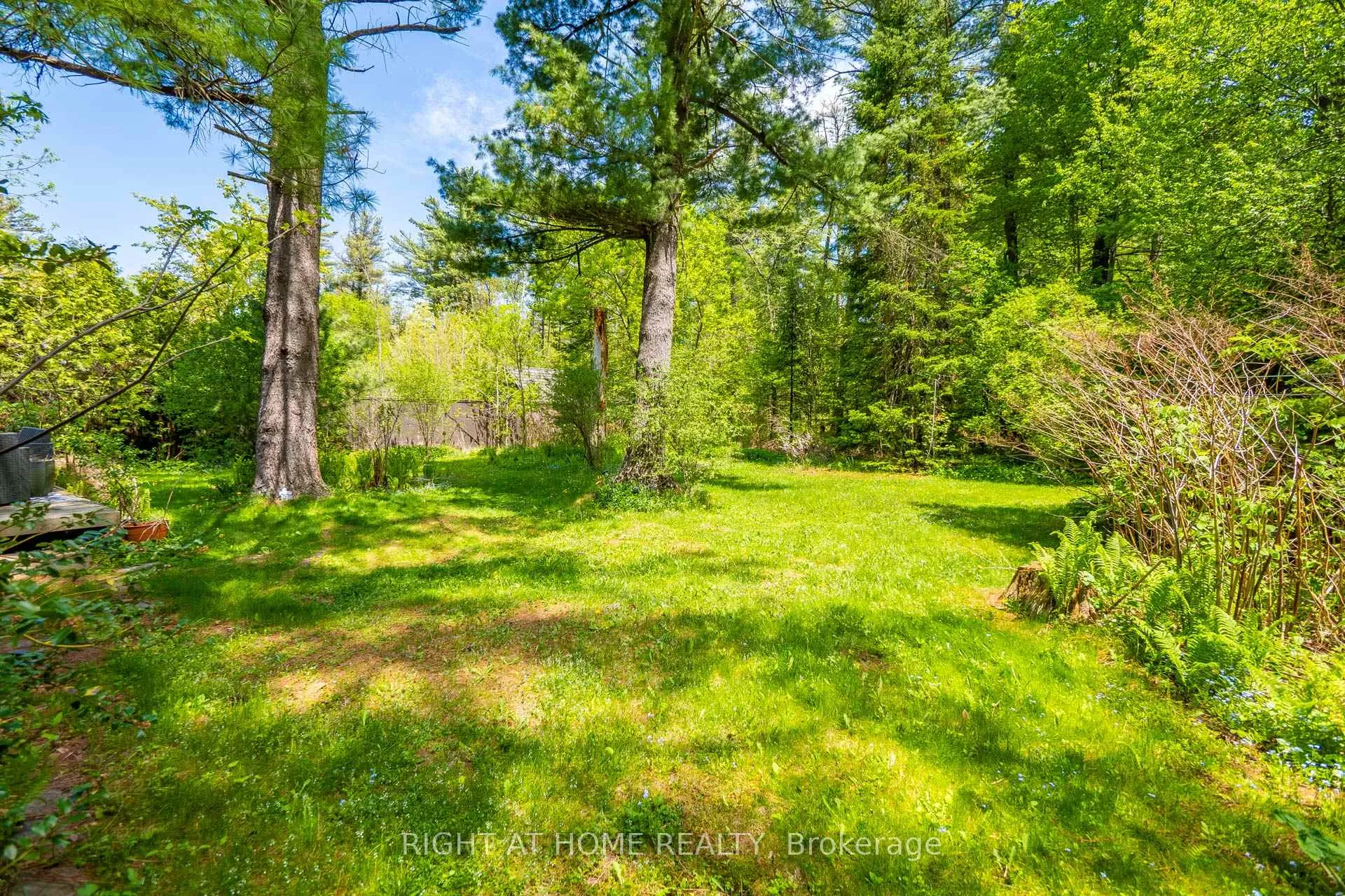 Photo 4 of 255 Shaver Road, Hamilton, Ancaster — HOMEH