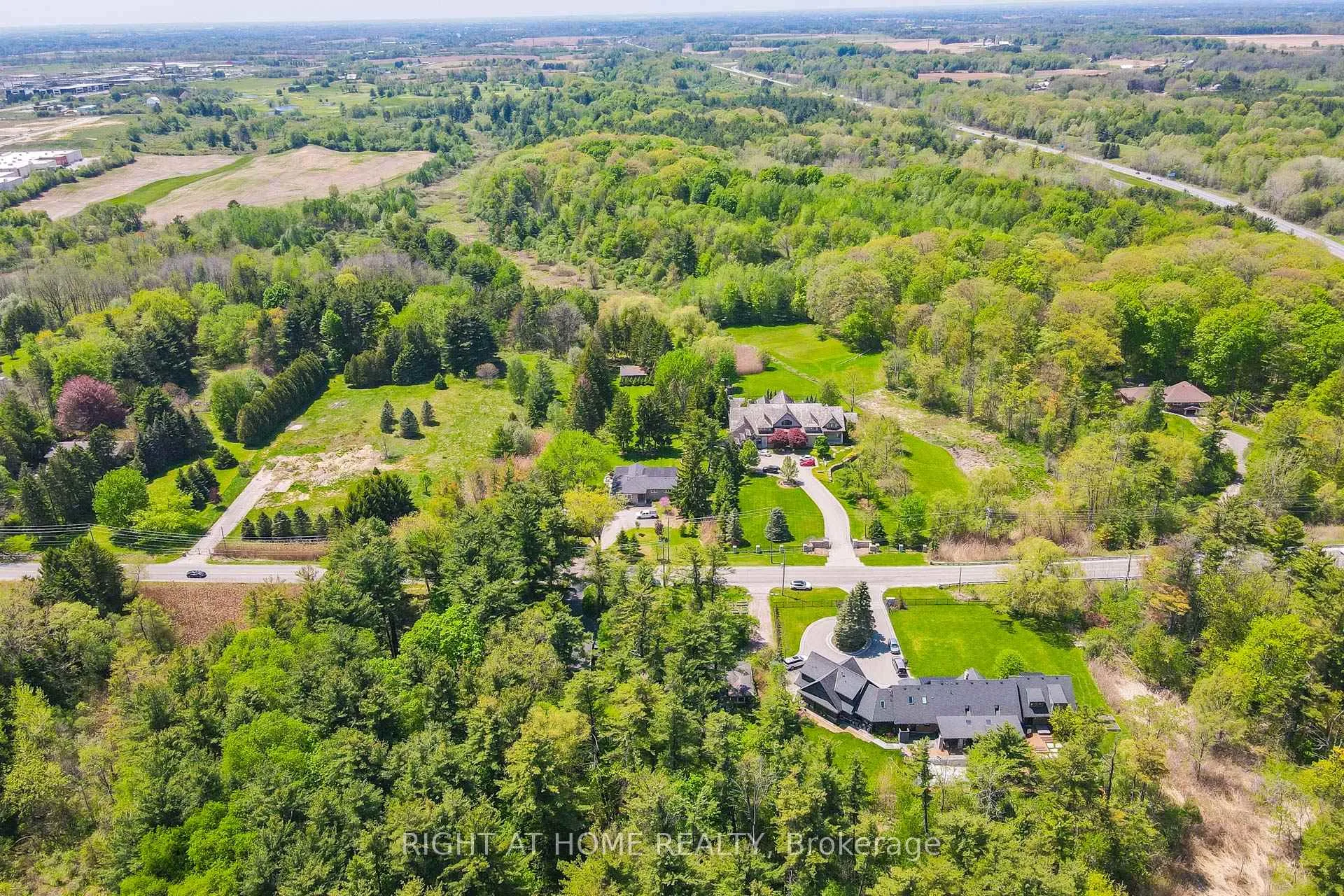 Photo 12 of 255 Shaver Road, Hamilton, Ancaster — HOMEH