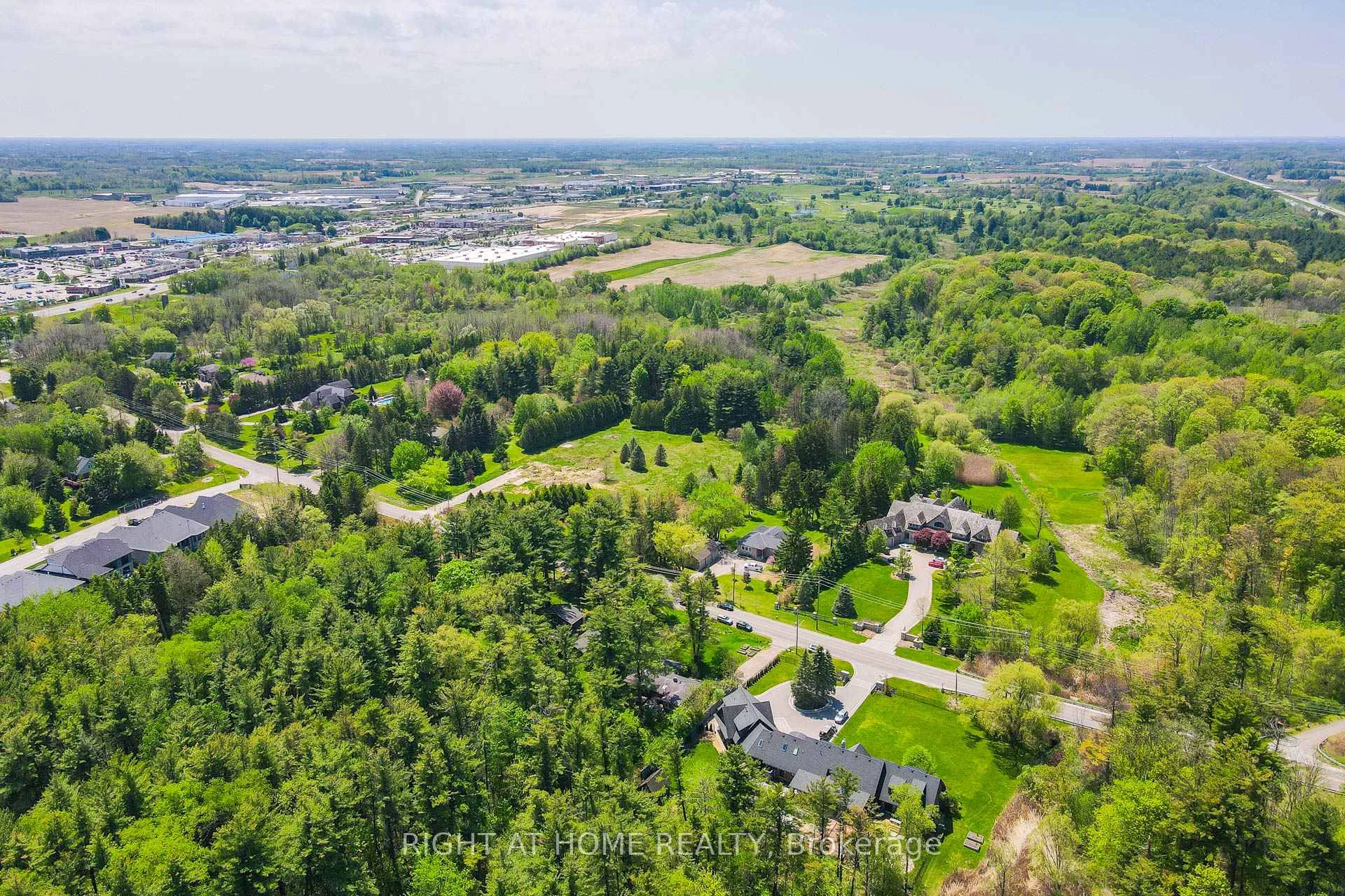 Photo 13 of 255 Shaver Road, Hamilton, Ancaster — HOMEH