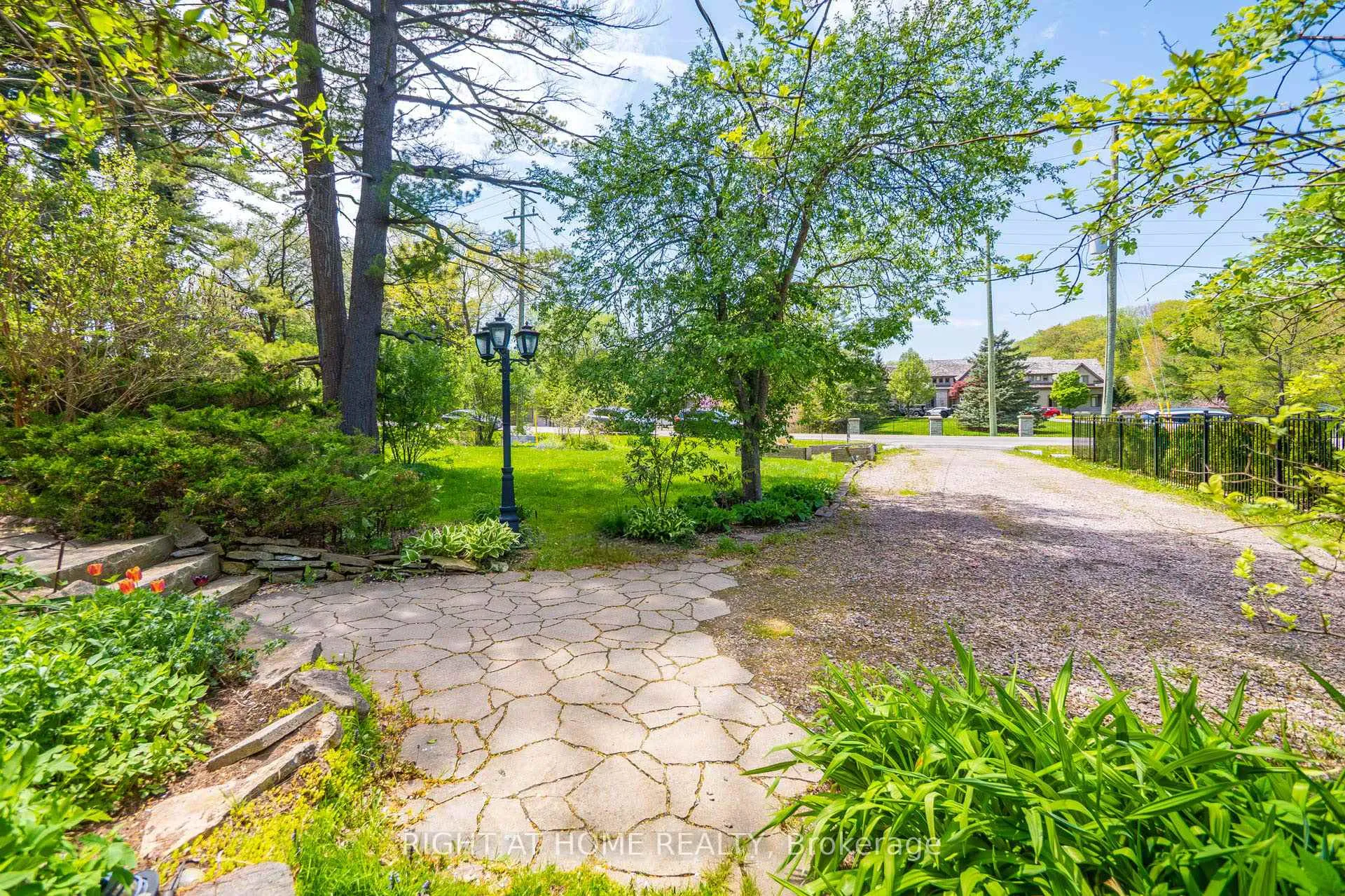 Photo 15 of 255 Shaver Road, Hamilton, Ancaster — HOMEH