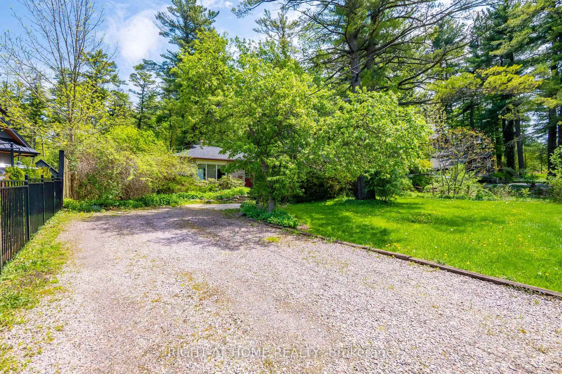 Photo 17 of 255 Shaver Road, Hamilton, Ancaster — HOMEH