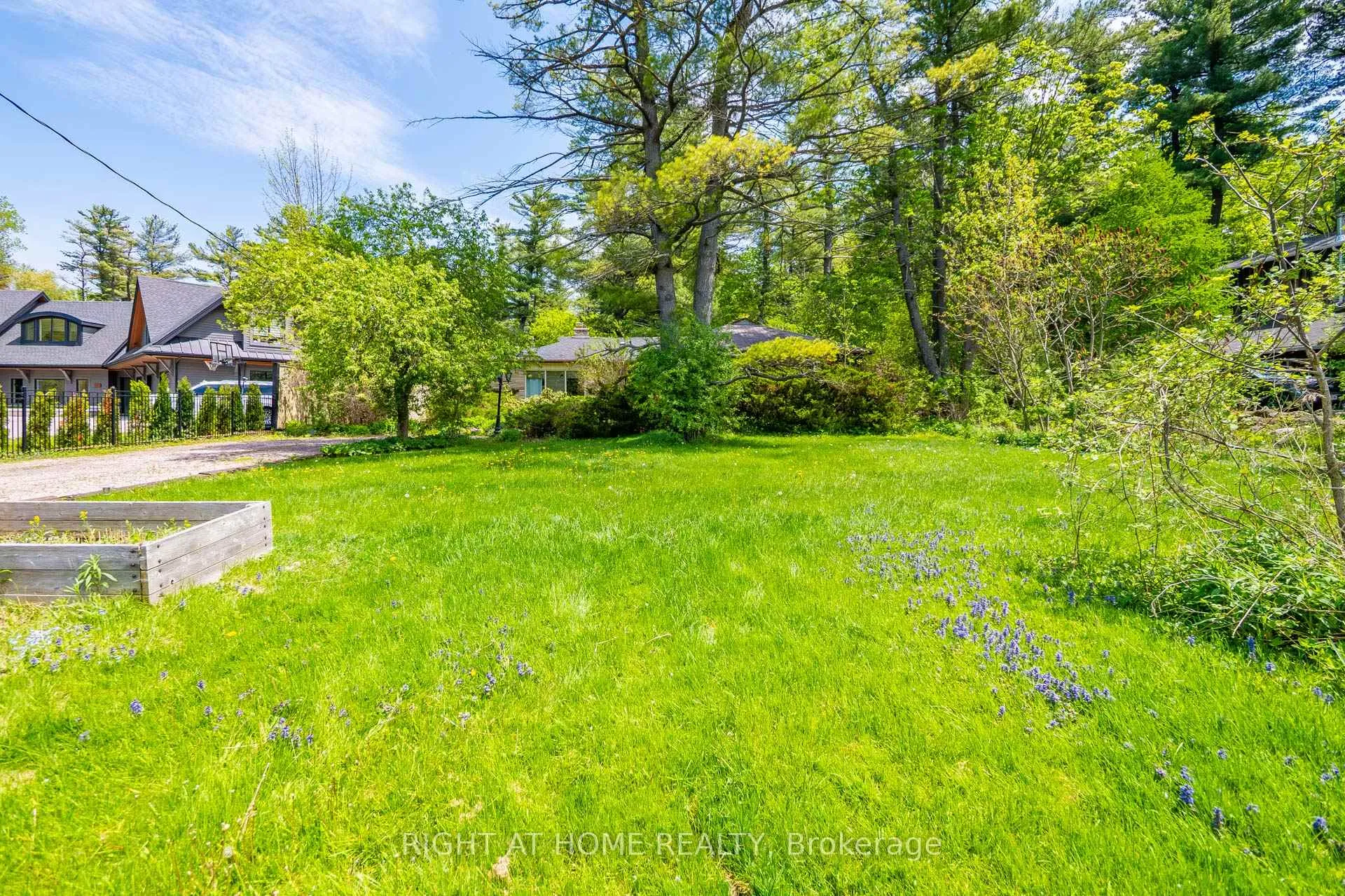 Photo 18 of 255 Shaver Road, Hamilton, Ancaster — HOMEH