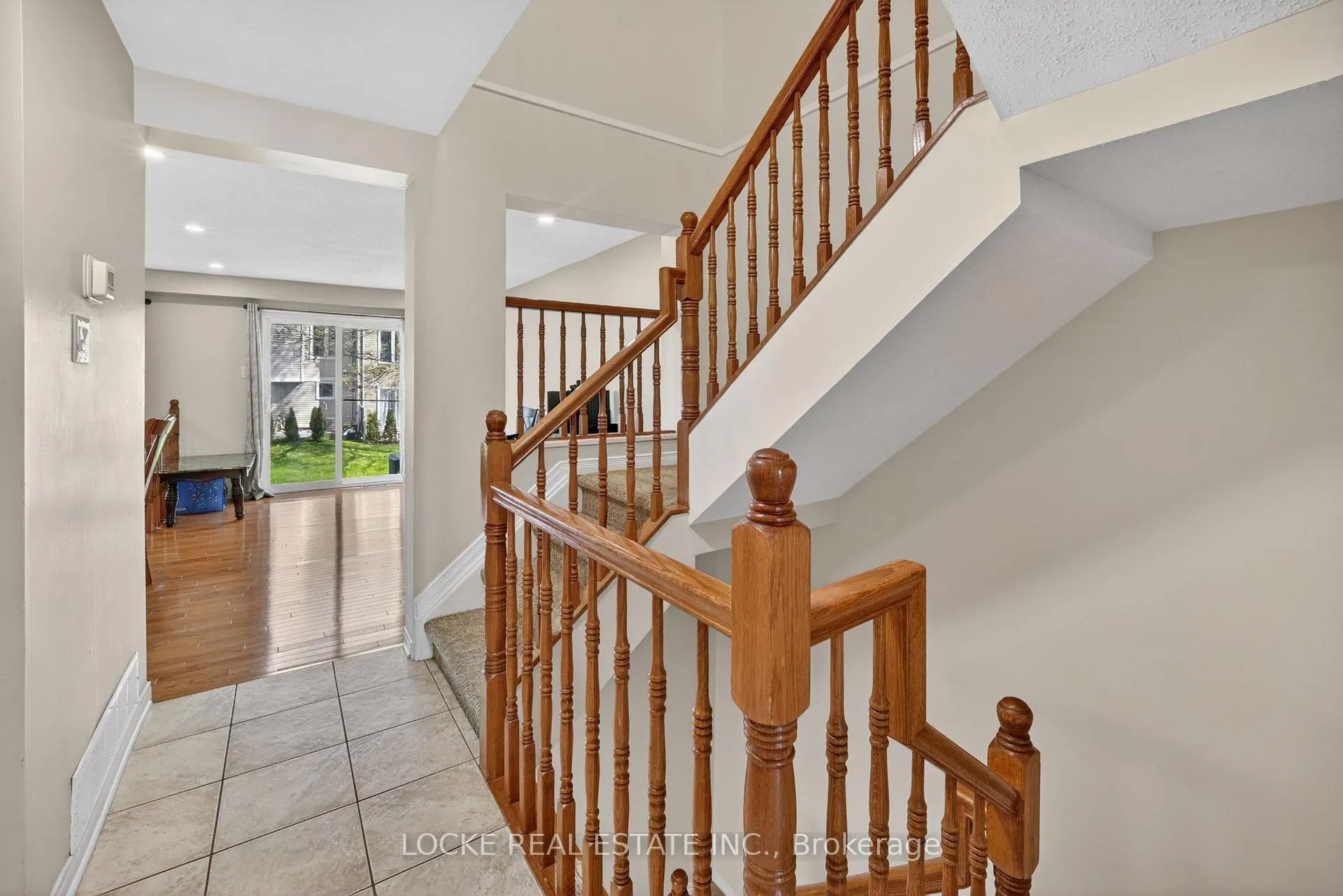 Photo 4 of 1824 Summerfields Crescent, Ottawa, Chapel Hill — HOMEH