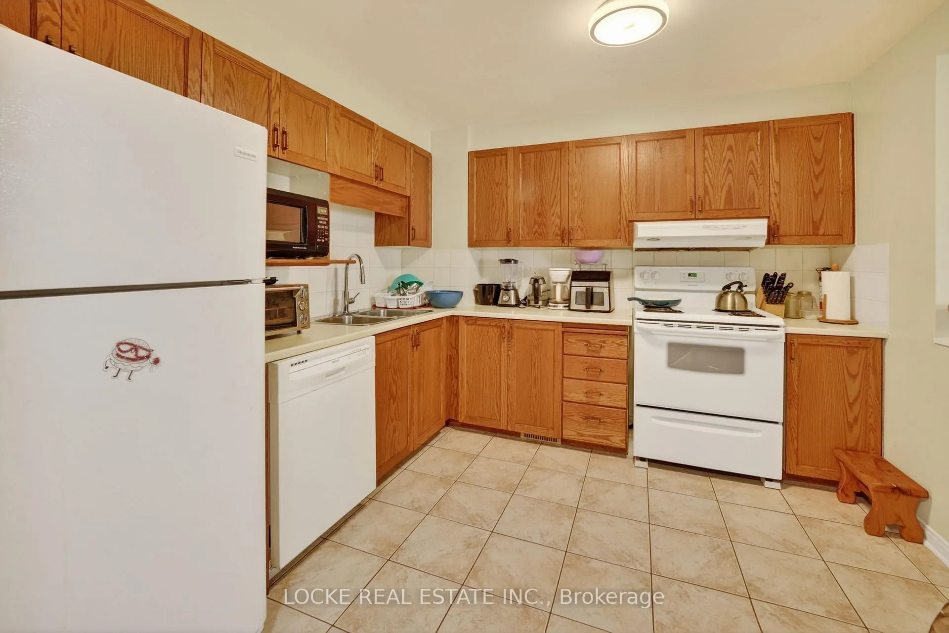 Photo 5 of 1824 Summerfields Crescent, Ottawa, Chapel Hill — HOMEH
