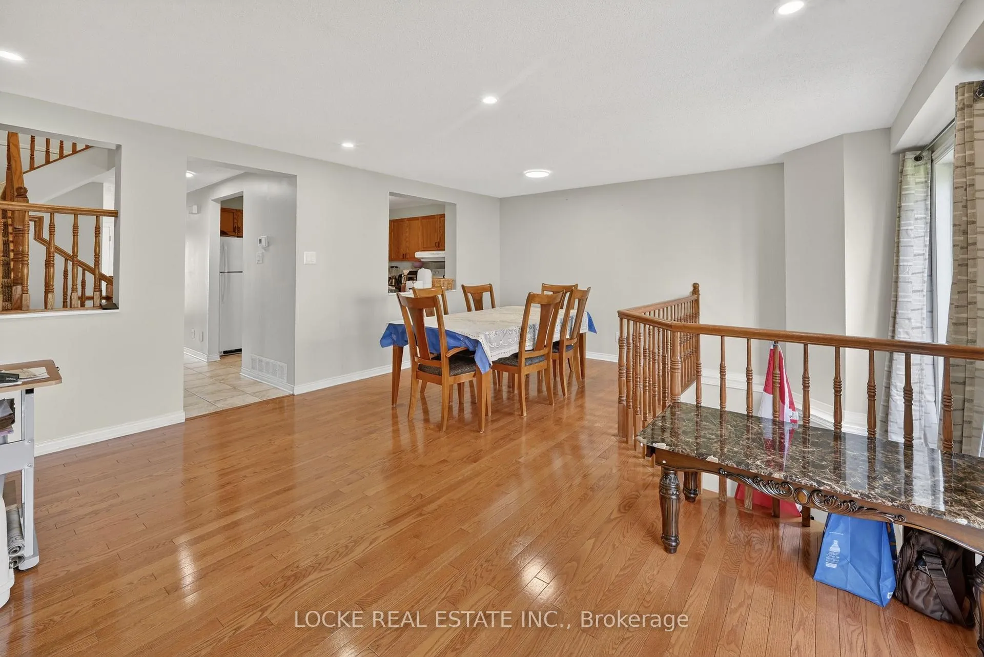 Photo 10 of 1824 Summerfields Crescent, Ottawa, Chapel Hill — HOMEH