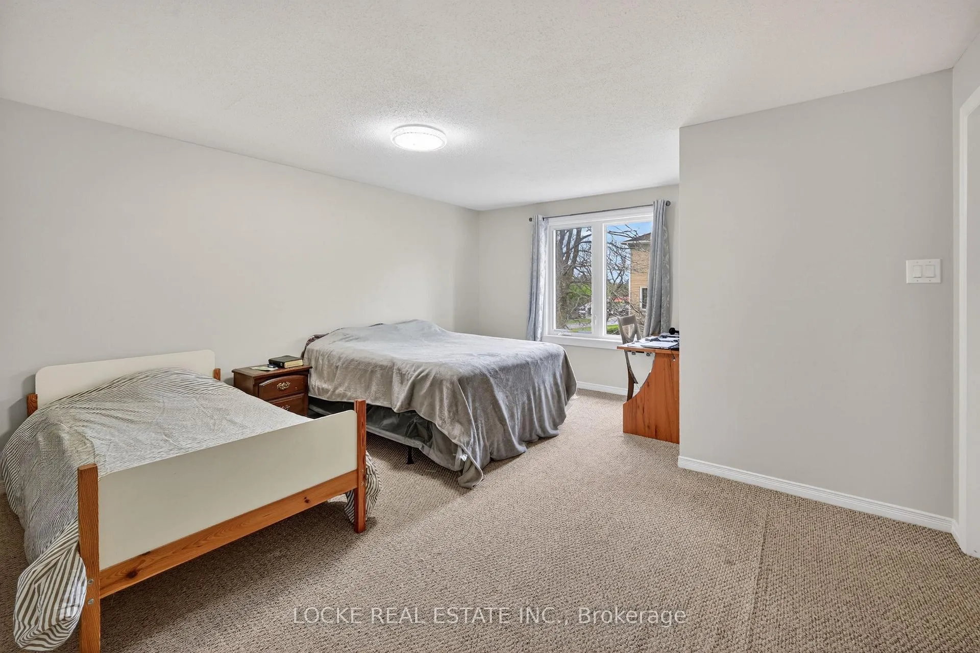 Photo 14 of 1824 Summerfields Crescent, Ottawa, Chapel Hill — HOMEH