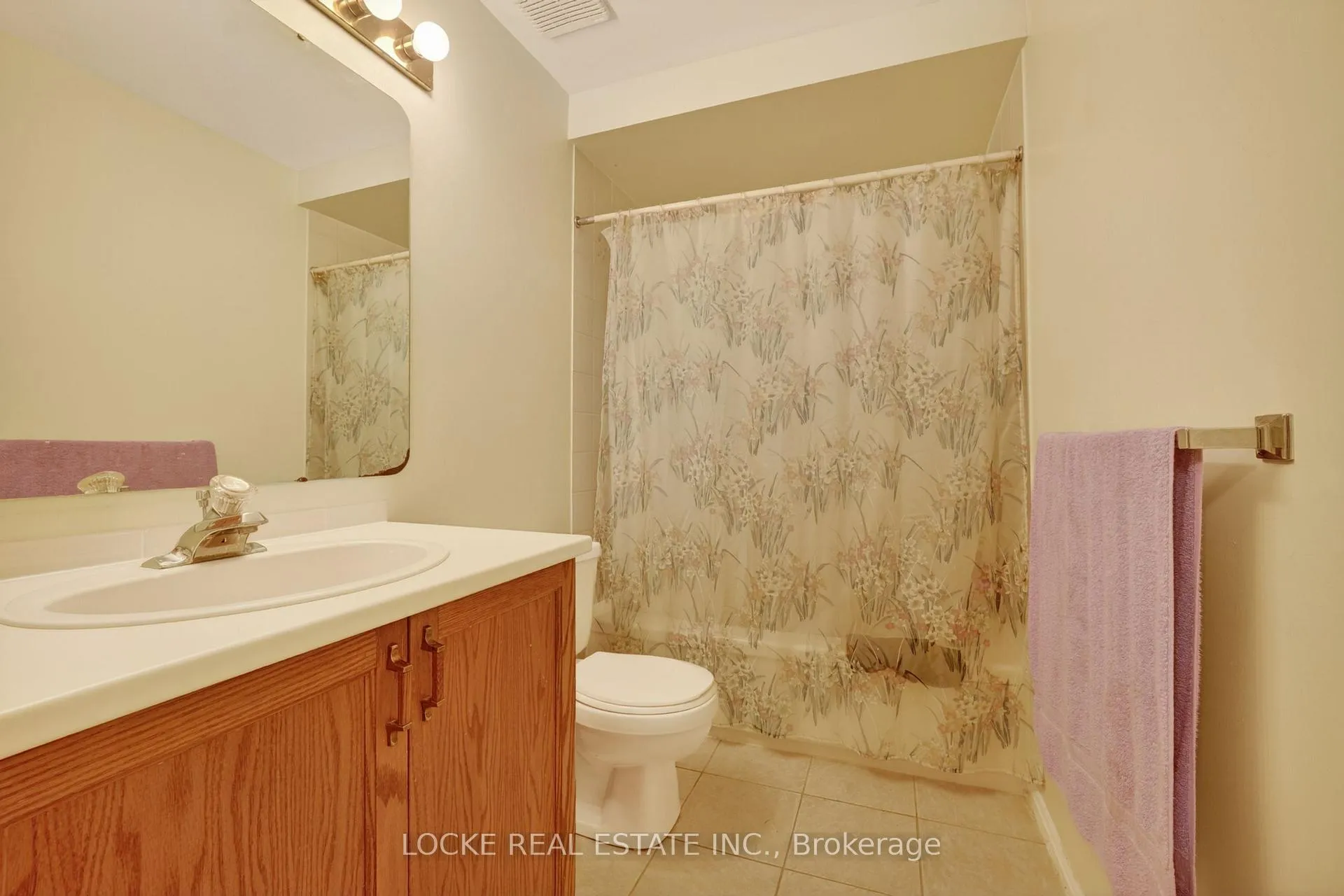 Photo 23 of 1824 Summerfields Crescent, Ottawa, Chapel Hill — HOMEH