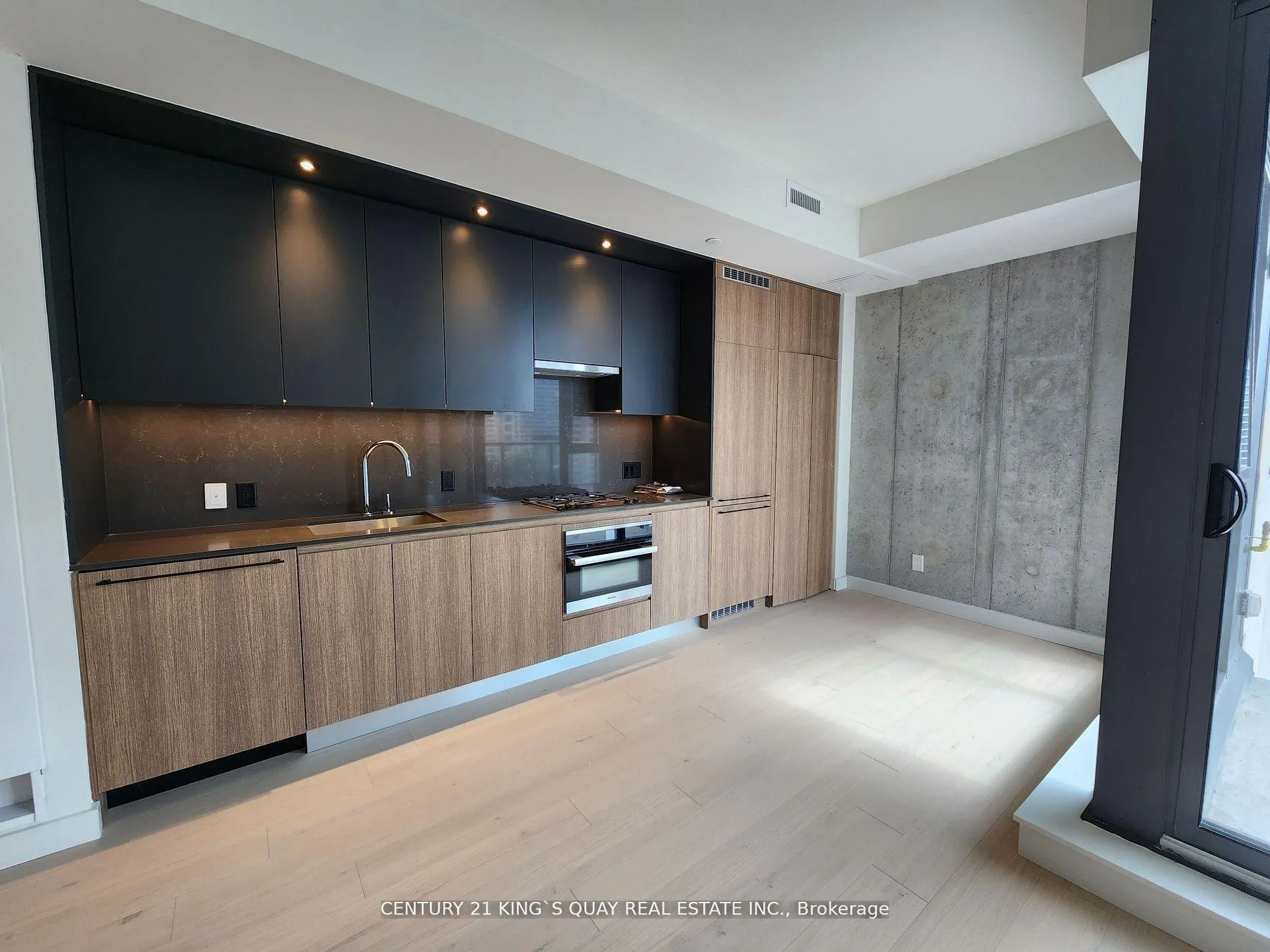 Photo 2 of Unit 1004, 81 Wellesley Street E, Toronto, Church-Yonge Corridor — HOMEH