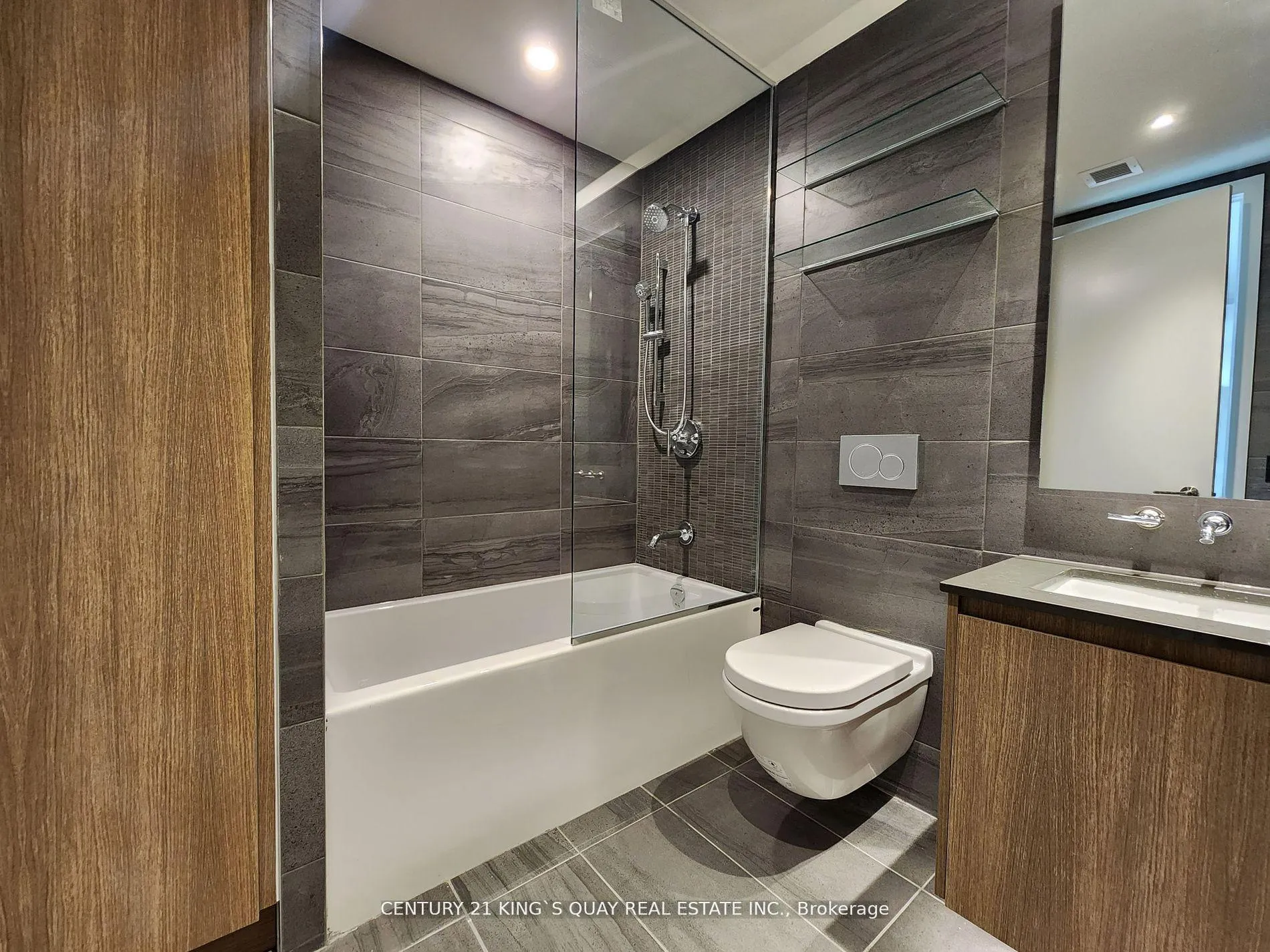 Photo 8 of Unit 1004, 81 Wellesley Street E, Toronto, Church-Yonge Corridor — HOMEH
