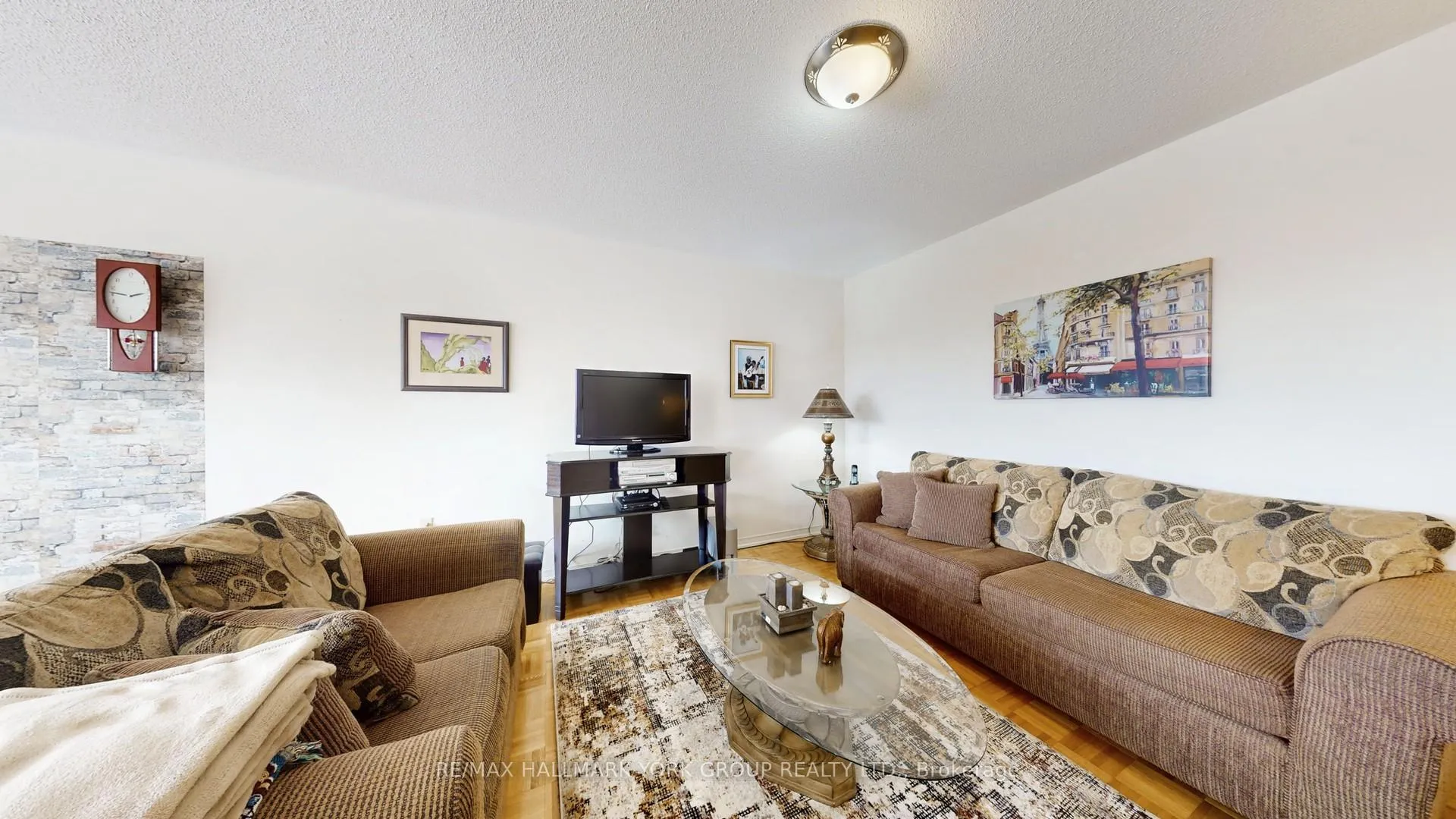 Photo 6 of 86 Petermann Street, Aurora, Bayview Northeast — HOMEH