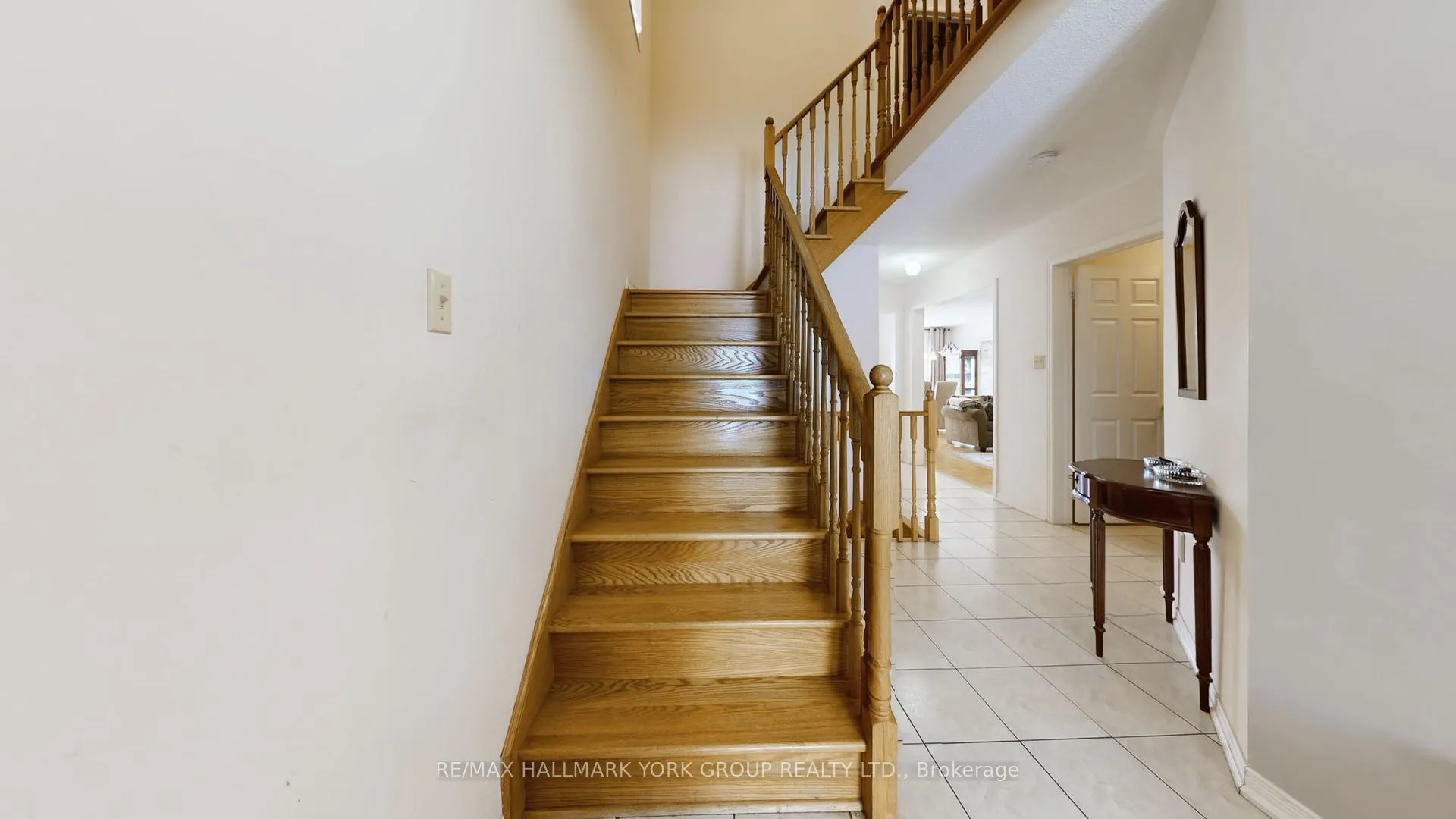 Photo 21 of 86 Petermann Street, Aurora, Bayview Northeast — HOMEH