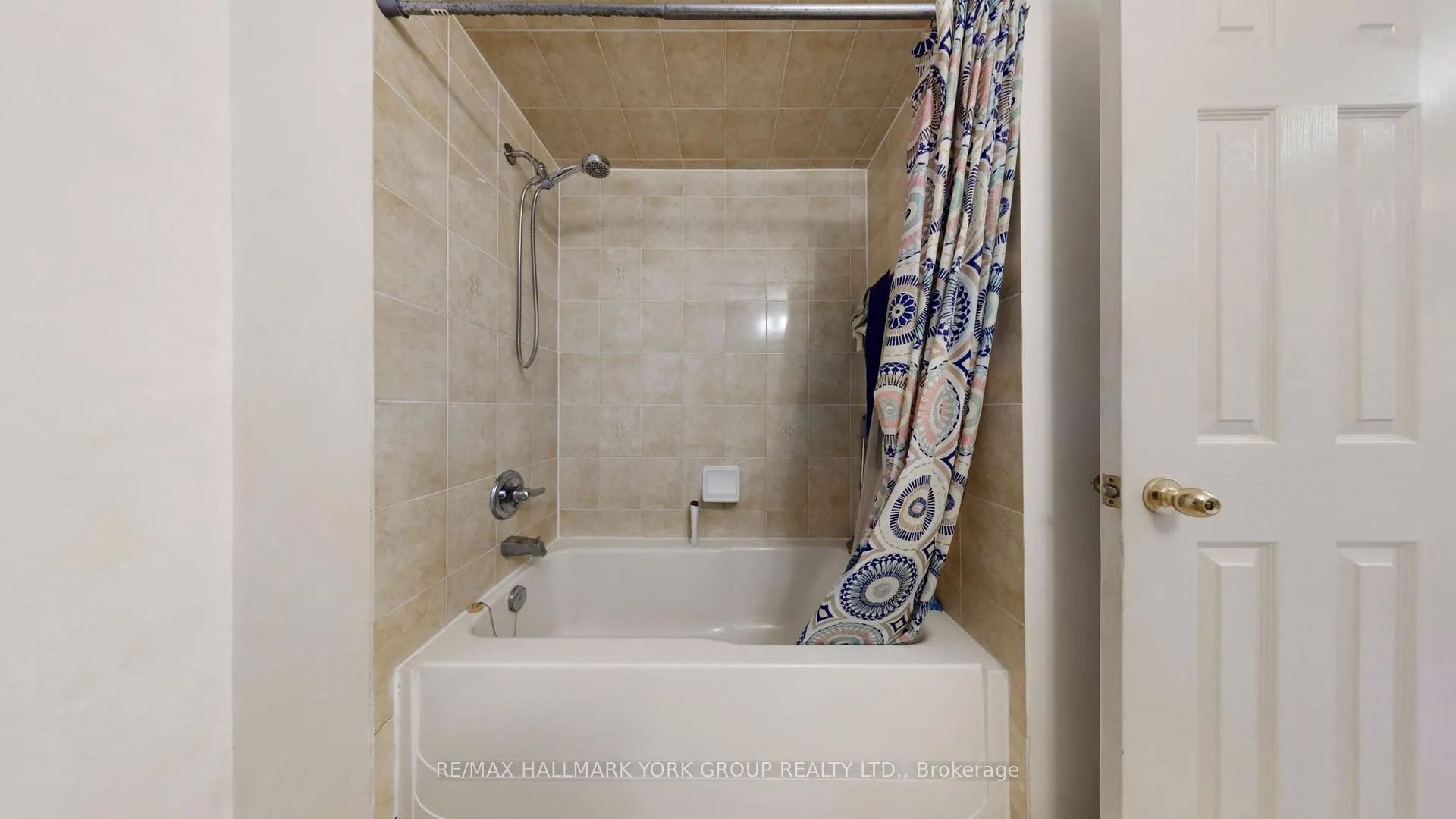 Photo 32 of 86 Petermann Street, Aurora, Bayview Northeast — HOMEH
