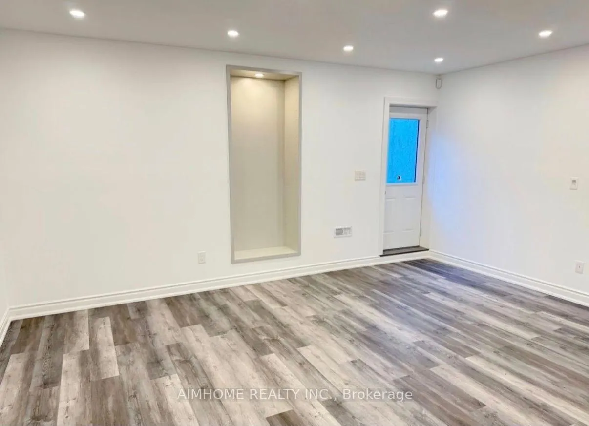 Photo 1 of 141 Maple Ridge Crescent, Markham, Greensborough — HOMEH