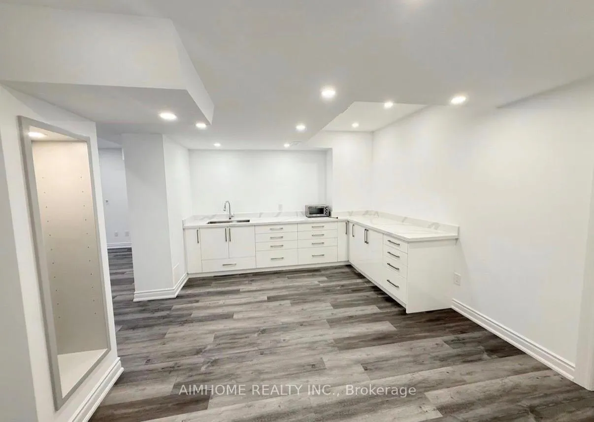 Photo 3 of 141 Maple Ridge Crescent, Markham, Greensborough — HOMEH