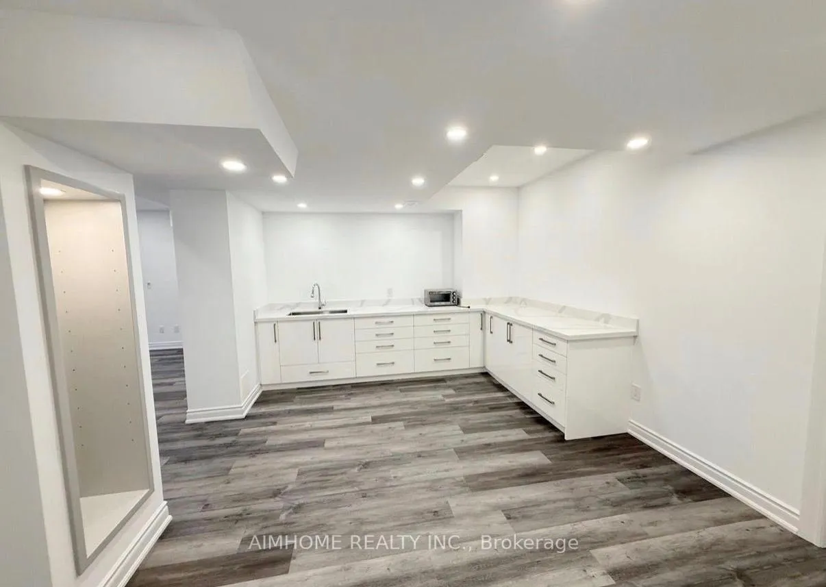Photo 6 of 141 Maple Ridge Crescent, Markham, Greensborough — HOMEH