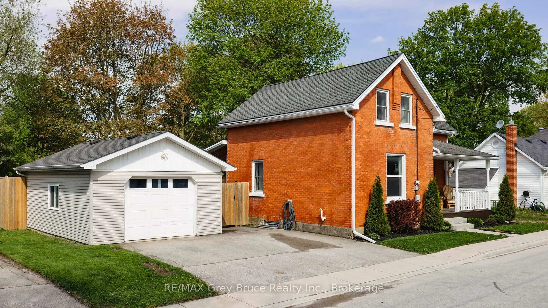 Photo 2 of 230 2nd Avenue SE, Arran-Elderslie — HOMEH