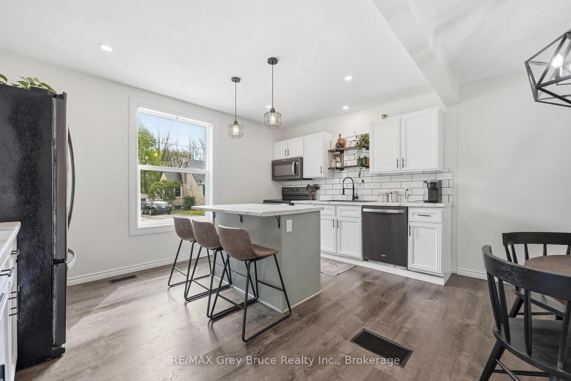 Photo 10 of 230 2nd Avenue SE, Arran-Elderslie — HOMEH