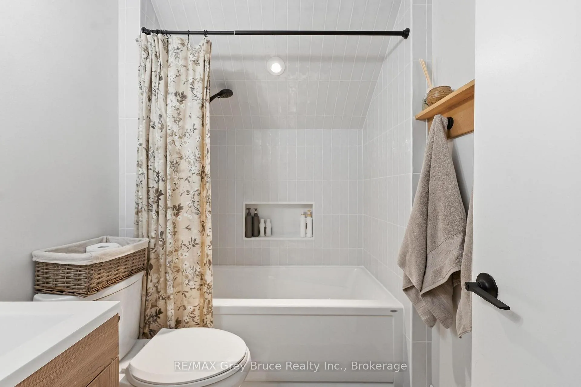 Photo 21 of 230 2nd Avenue SE, Arran-Elderslie — HOMEH