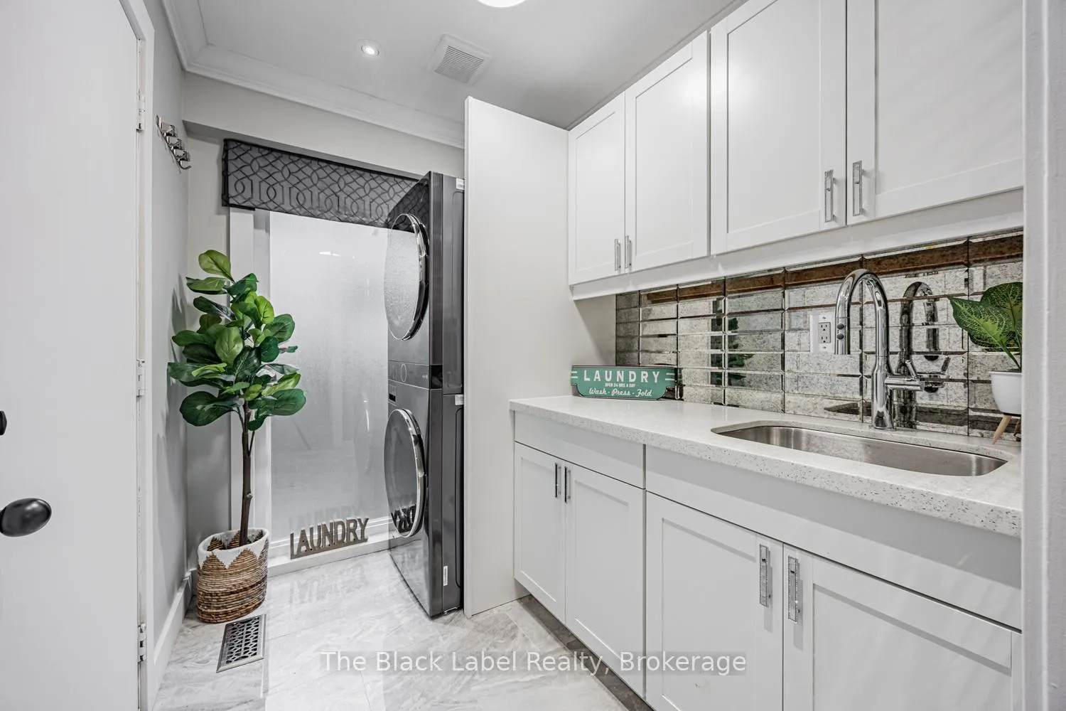 Photo 15 of 48 Lipton Crescent, Whitby, Pringle Creek — HOMEH