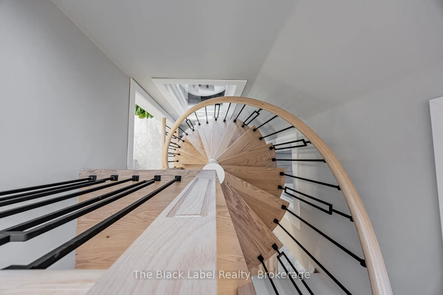 Photo 25 of 48 Lipton Crescent, Whitby, Pringle Creek — HOMEH